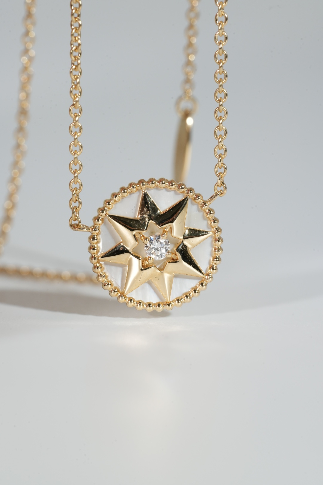 Eight-pointed star double-sided mother-of-pearl compass necklace