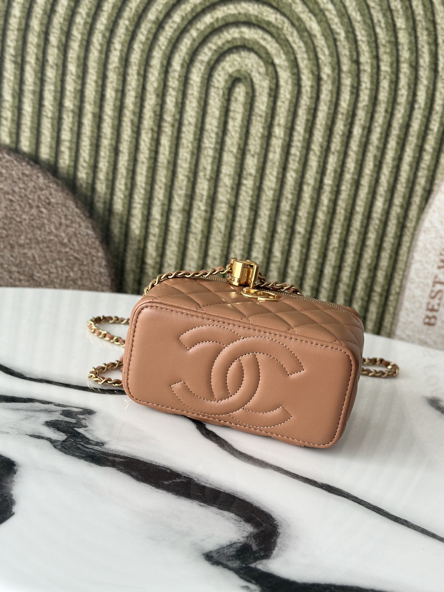 25B Caramel Quilted Lambskin Mini Vanity Case with Adjustable CC Chain and Gold-Tone Hardware - Mocuir