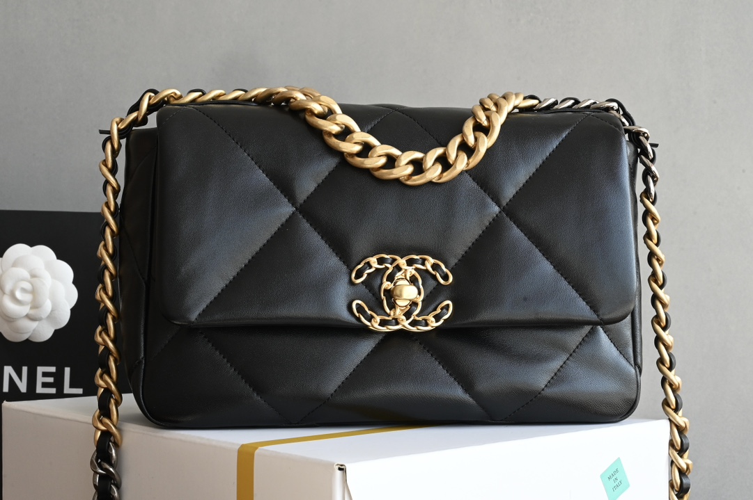 19 Large Flap Bag in Black Lambskin with Mixed Gold & Silver Hardware (Model AS1160) - Mocuir