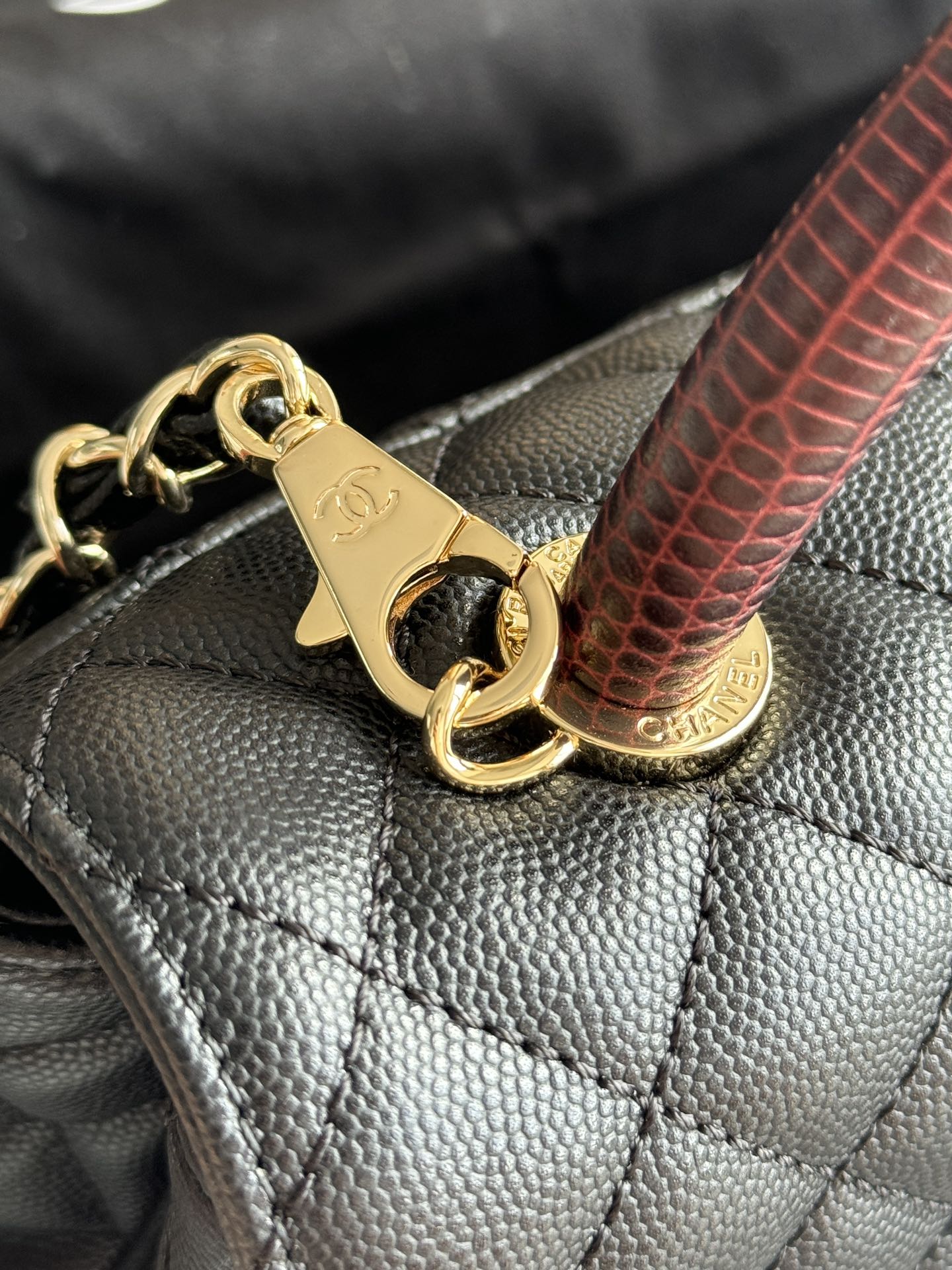 Small Coco Handle Flap Bag in Black Quilted Caviar Leather with Burgundy Lizard Handle and Light Gold-Tone Hardware - Mocuir