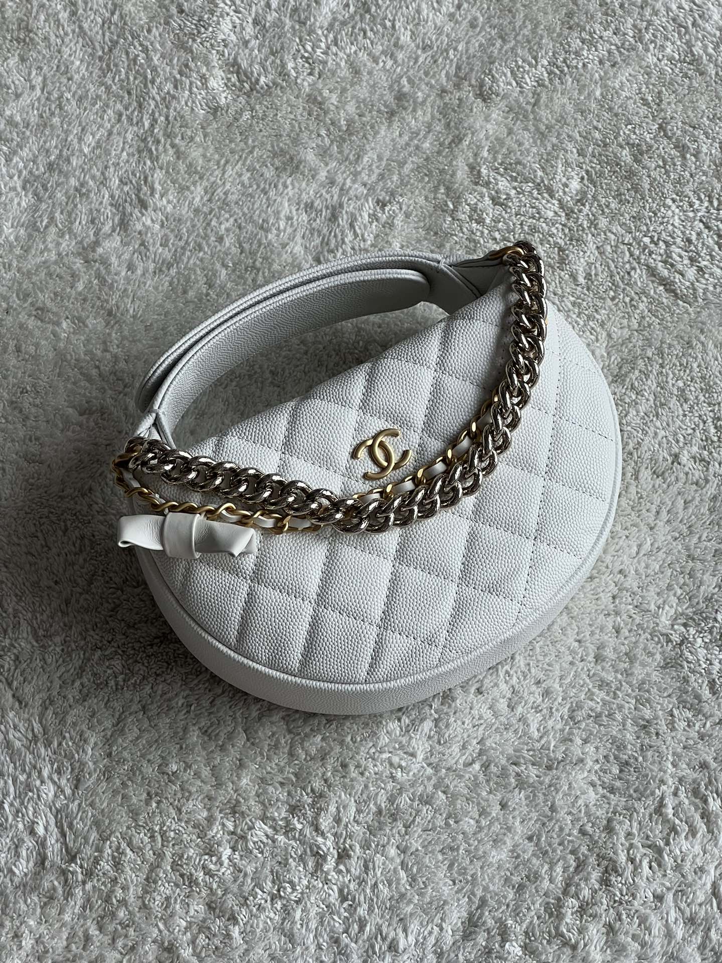 24S Half Moon Hula Hoop Bag in White Quilted Caviar Leather with Mixed Gold & Silver-Tone Hardware and Bow Detail - Mocuir