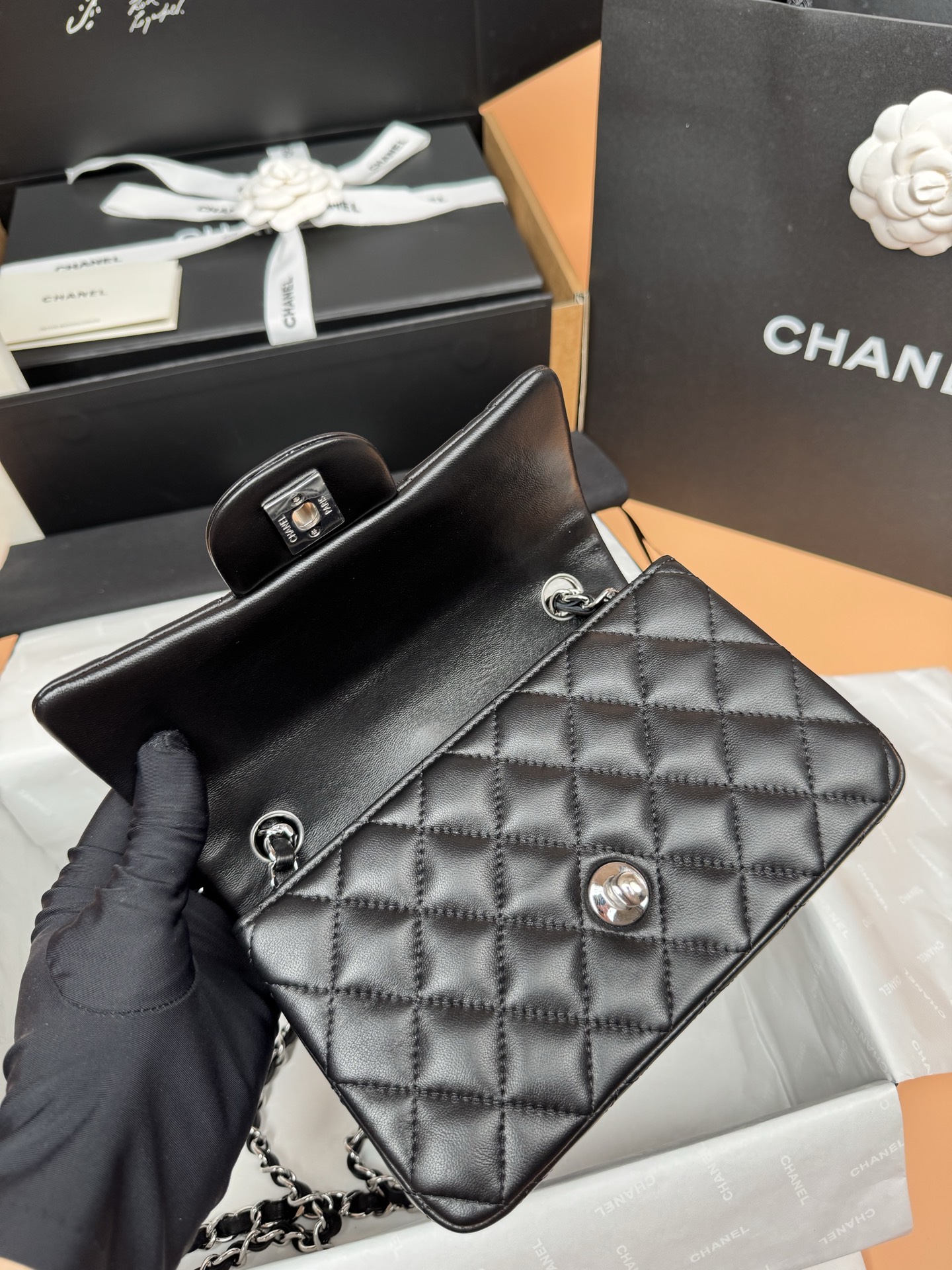 Classic Flap Mini（Silver LOGO） - Mocuir