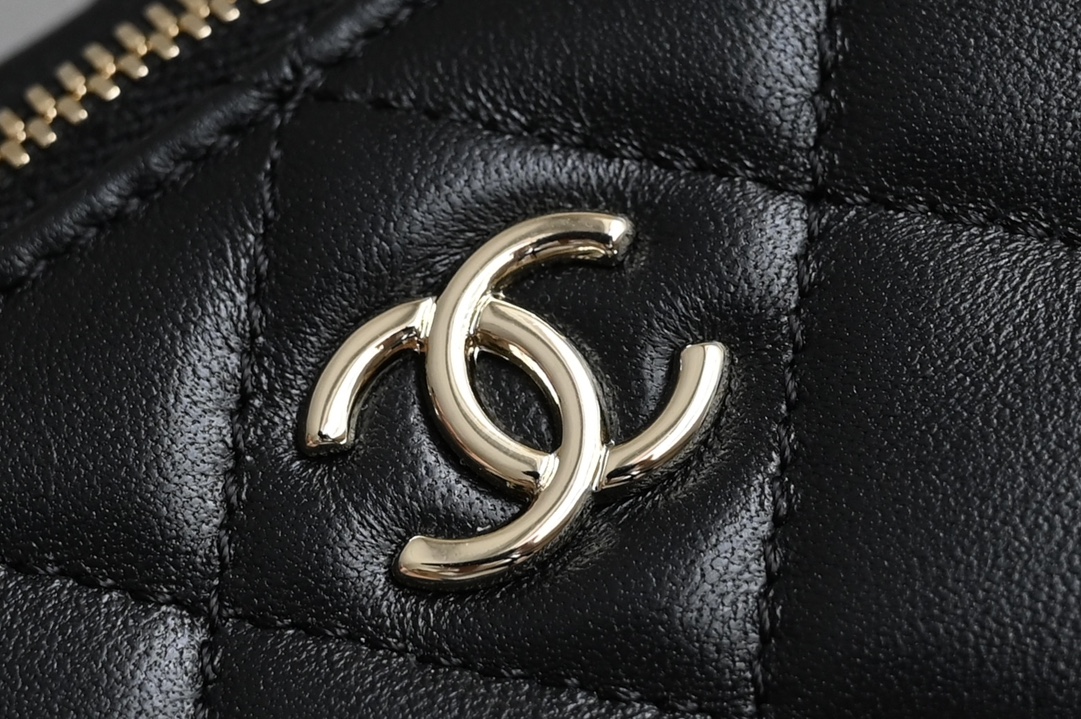 23P24C Vanity Case Shoulder Bag in Black Shiny Lambskin with Gold-Tone Hardware (Model AS3737) - Mocuir