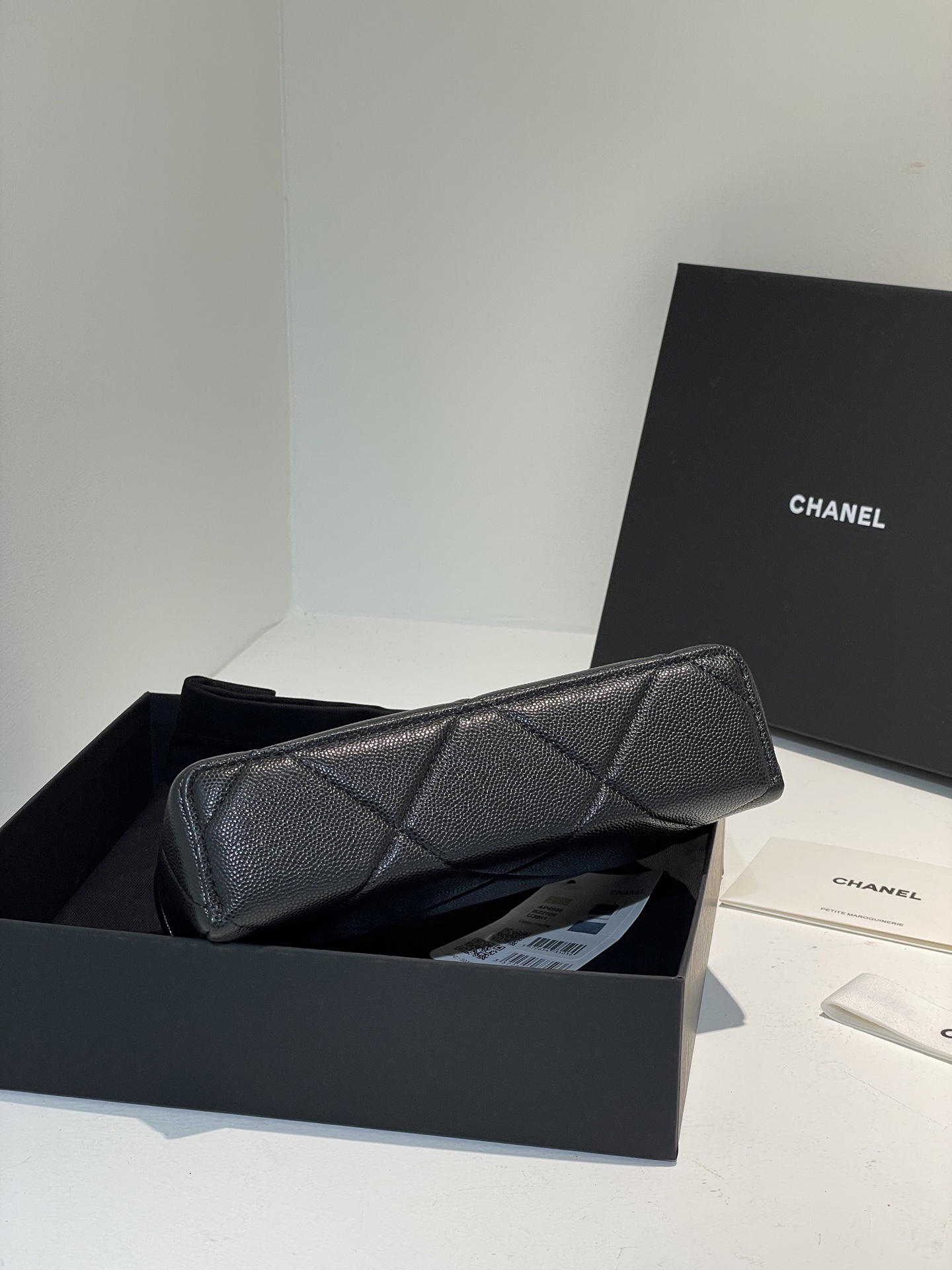 Black Quilted Caviar Calfskin Vanity Case with Top Handle and Gold-Tone Chain Strap - Mocuir