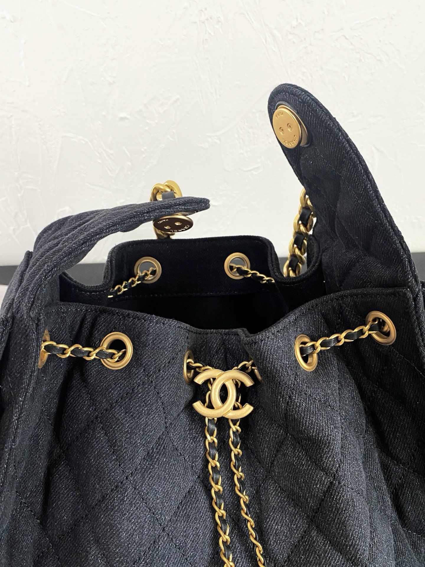 25K Quilted Denim Bucket Bag with Gold-Tone Hardware - Mocuir