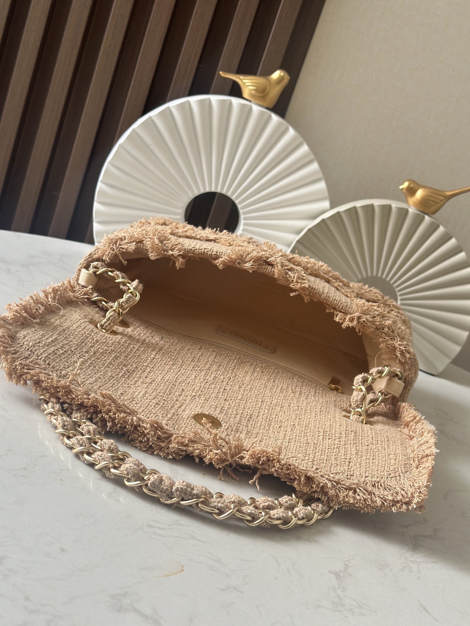 2010SS Coco Farm Linen Frayed Quilted Flap Shoulder Bag with Gold Hardware - Mocuir