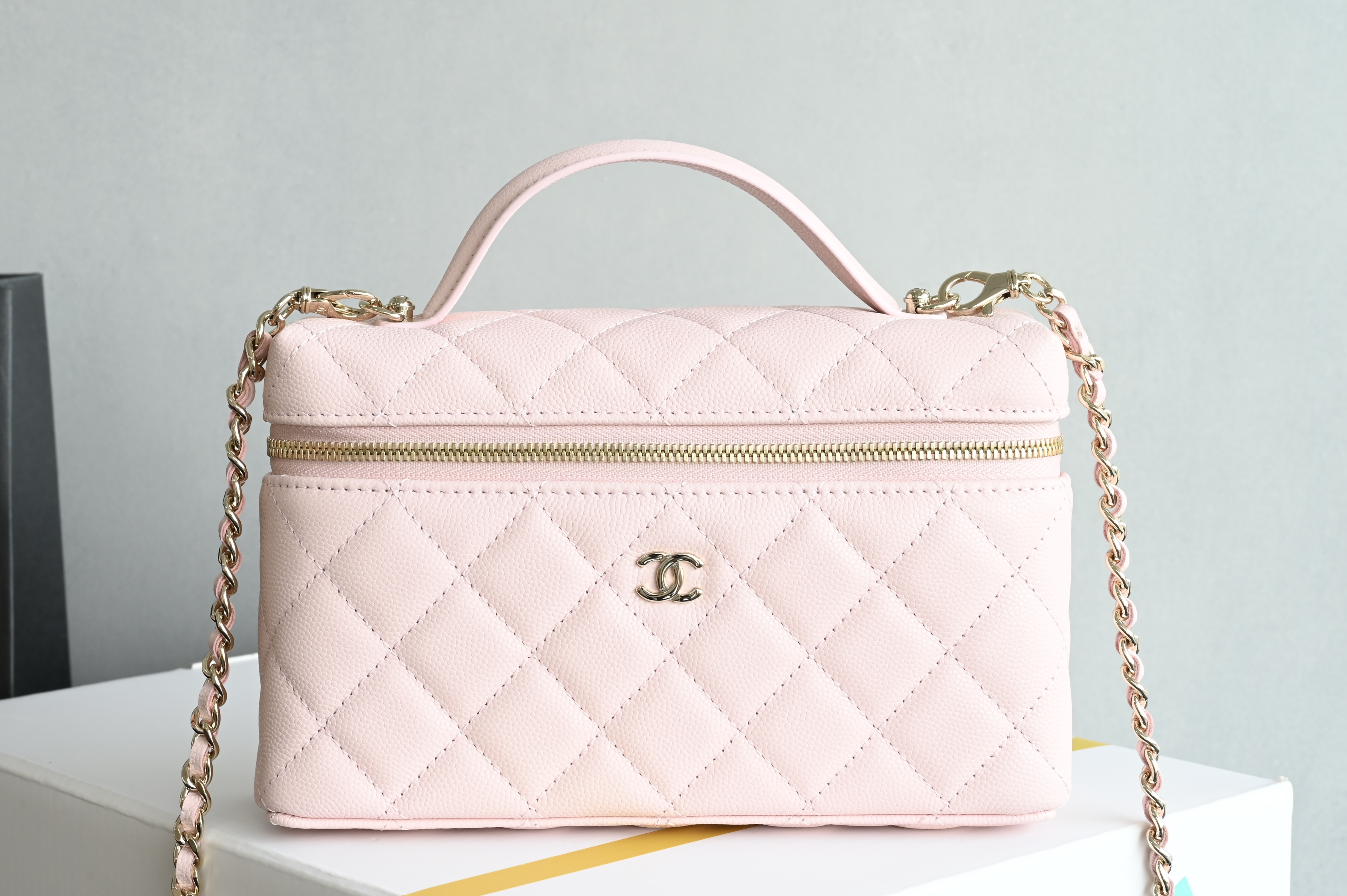 Small Vanity Case (LP Lunch Box Bag) in Sakura Pink Quilted Caviar Calfskin with Light Gold-Tone Hardware (25S Collection) - Mocuir