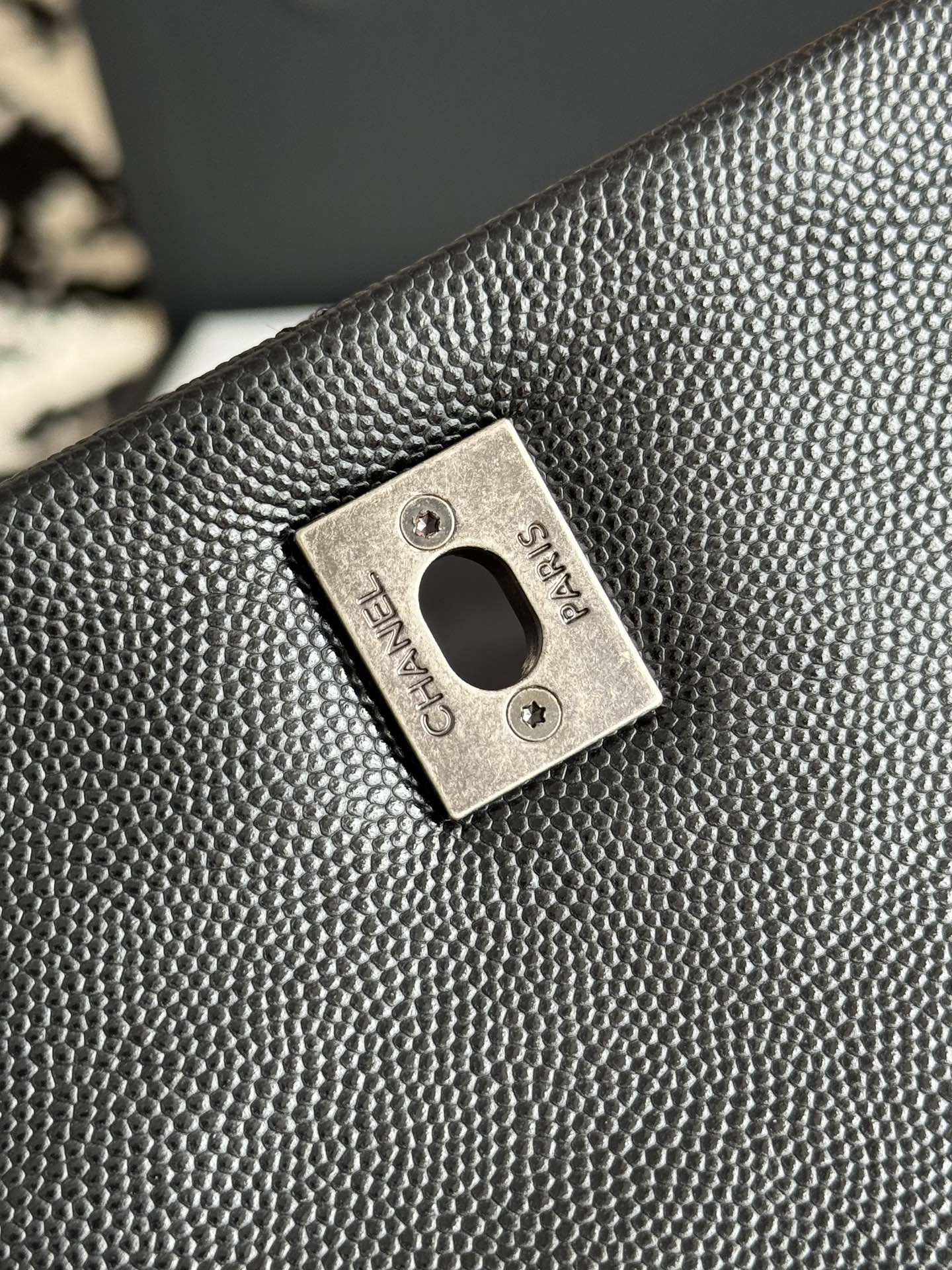 Large Coco Handle Flap Bag in Black Quilted Caviar Leather with Burgundy Lizard Handle and Ruthenium-Finish Hardware - Mocuir