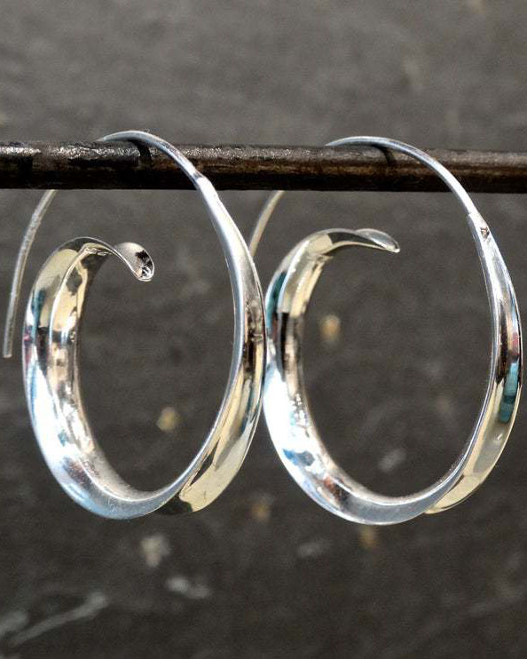 Women's Simple Retro Alloy Pop Earrings