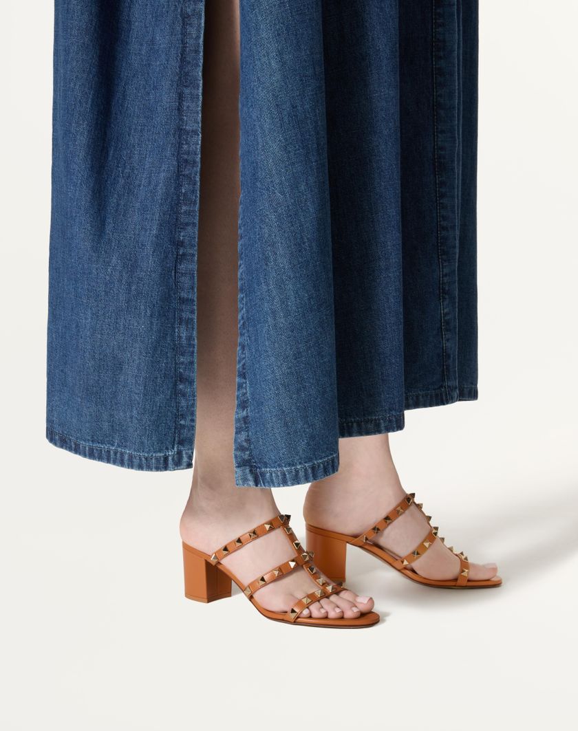 ROCKSTUD CALFSKIN LEATHER SLIDE SANDAL 60 MM