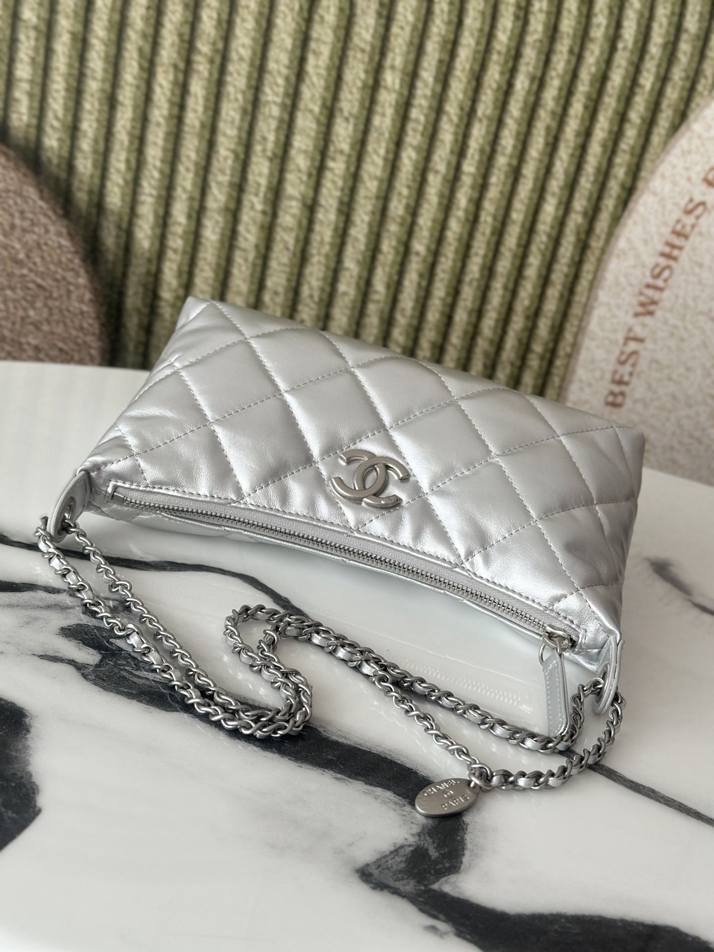 25S Silver Metallic Quilted Lambskin Hobo Shoulder Bag with Silver-Tone Hardware - Mocuir