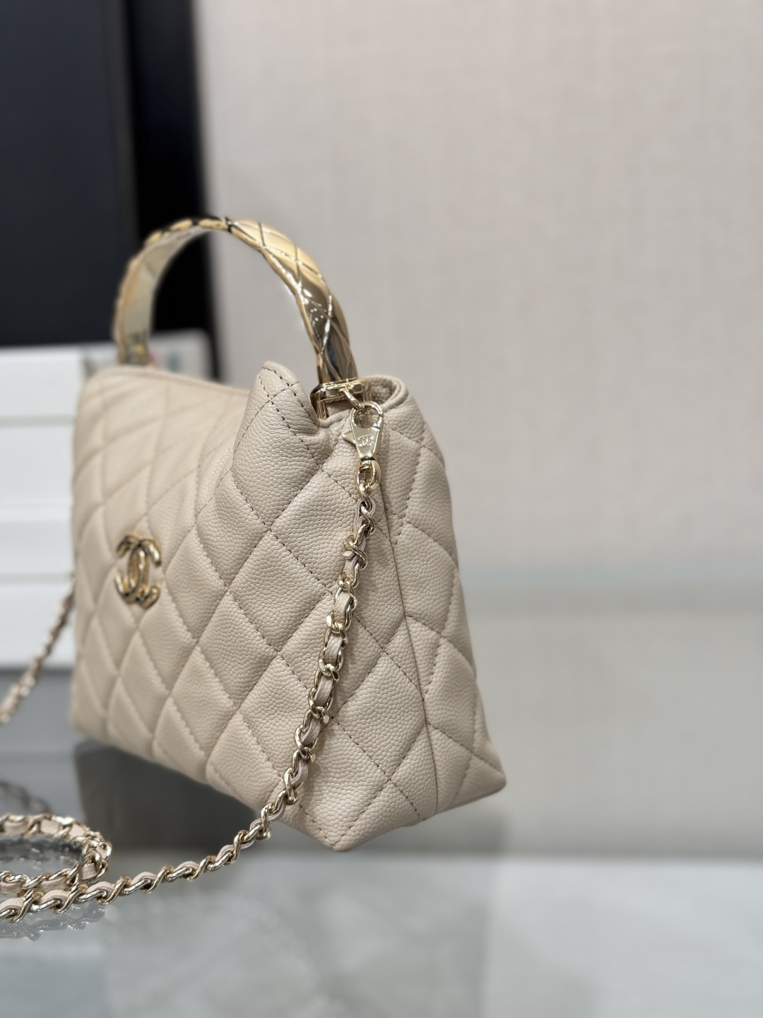 Metal Handle Bucket Bag（Light beige） - Mocuir