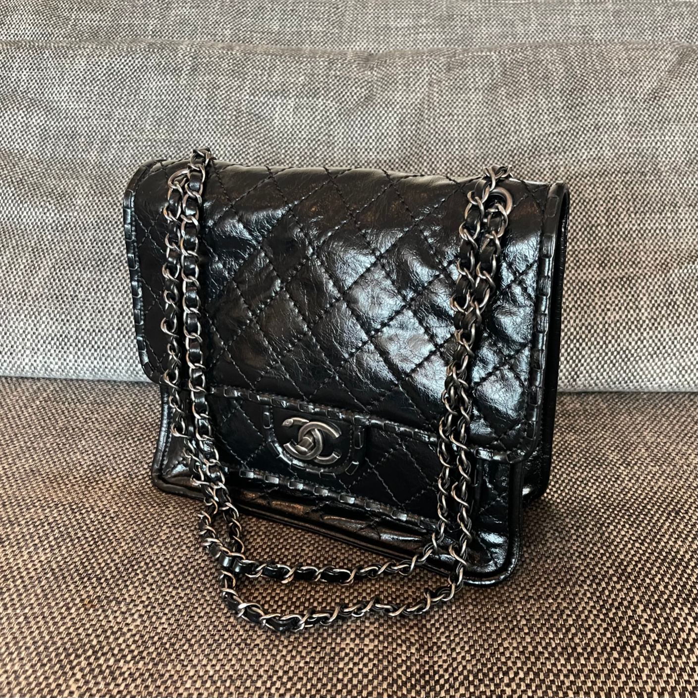 Vintage Black Quilted Glazed Oil-Waxed Calfskin Flap Handbag with Aged Ruthenium-Tone Hardware - Mocuir