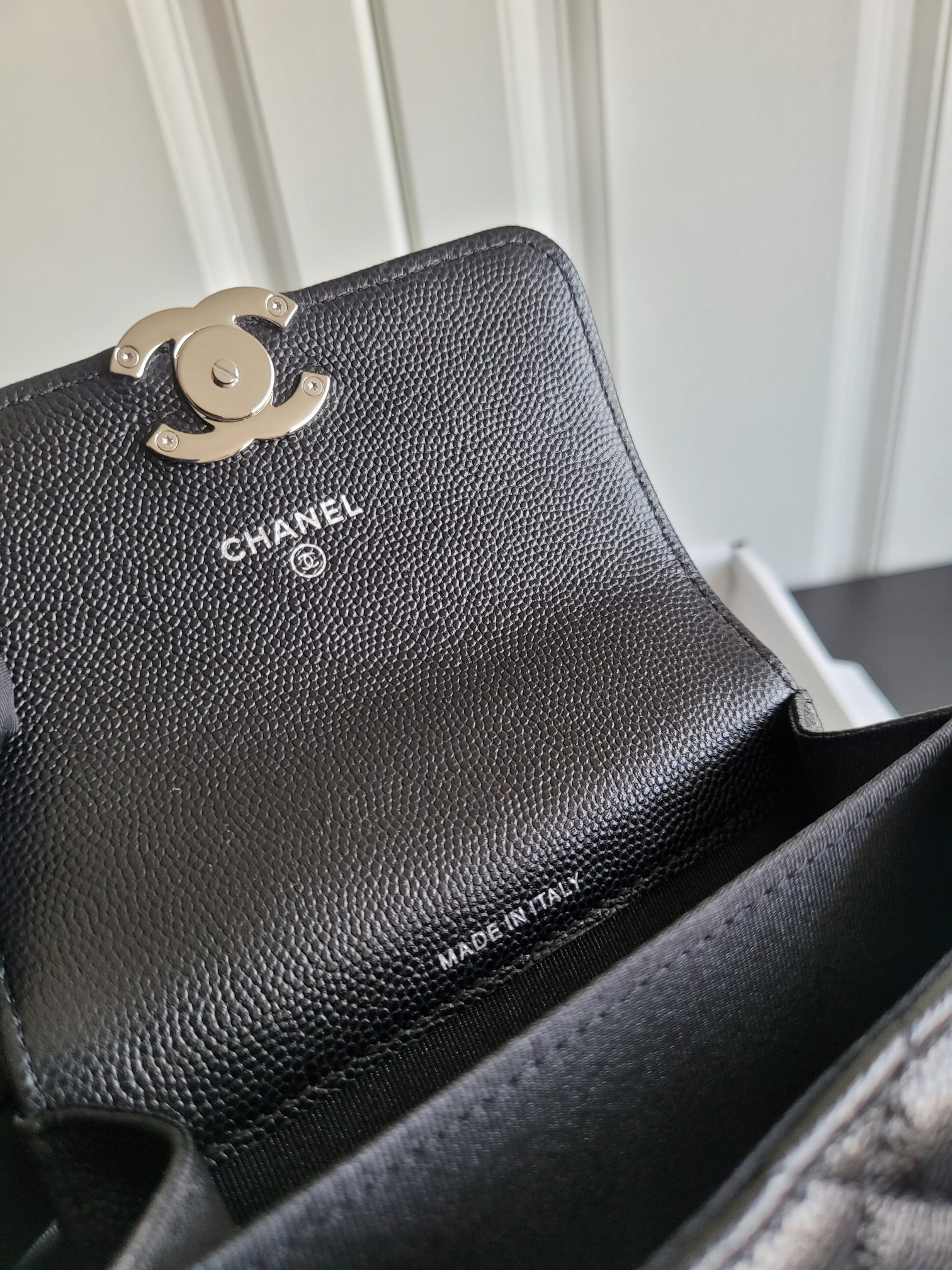 22S Mini Classic Flap Bag with Top Handle in Black Quilted Caviar Leather with Silver-Tone Hardware - Mocuir