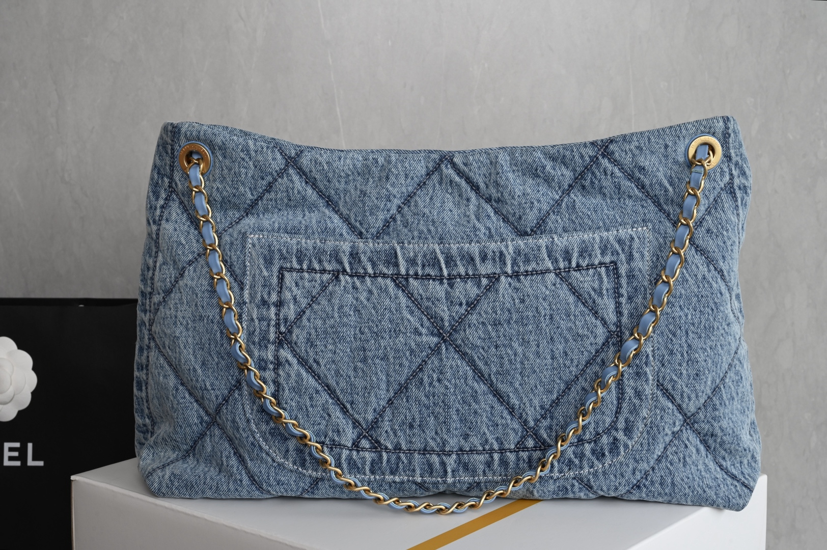 25K Cruise Collection Washed Denim Hobo Tote Bag with Double Pockets & Gold-Tone Hardware (Model AS5727) - Mocuir