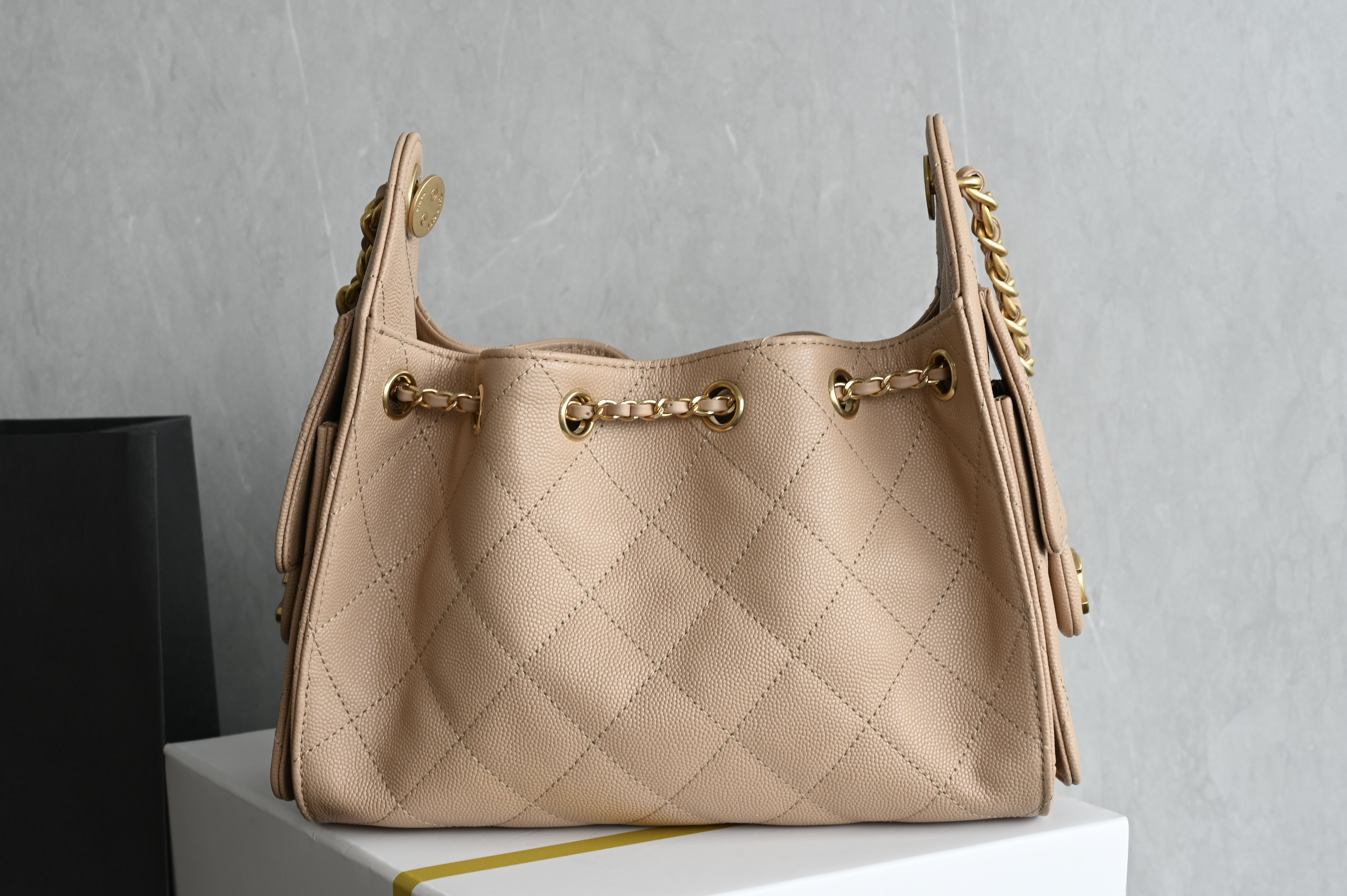 Chain Decor Hobo Bag（Light Beige） - Mocuir