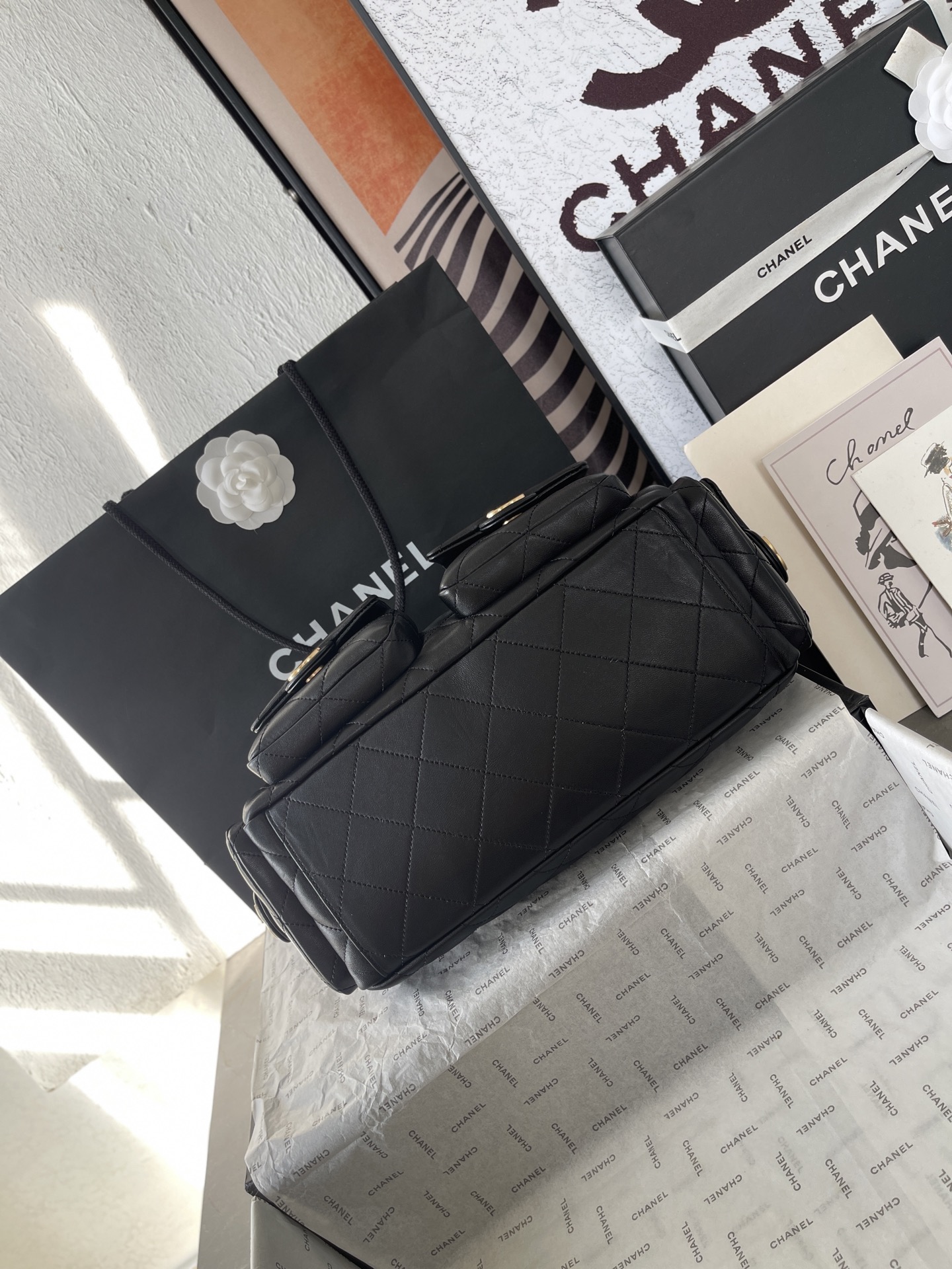 25C Multi-Pocket Hobo Bag in Black Quilted Lambskin with Gold-Tone Hardware - Mocuir