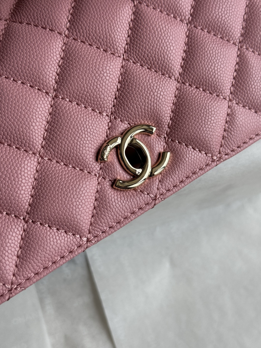 Small Coco Handle Flap Bag in Pink Quilted Caviar Leather with Light Gold-Tone Hardware - Mocuir