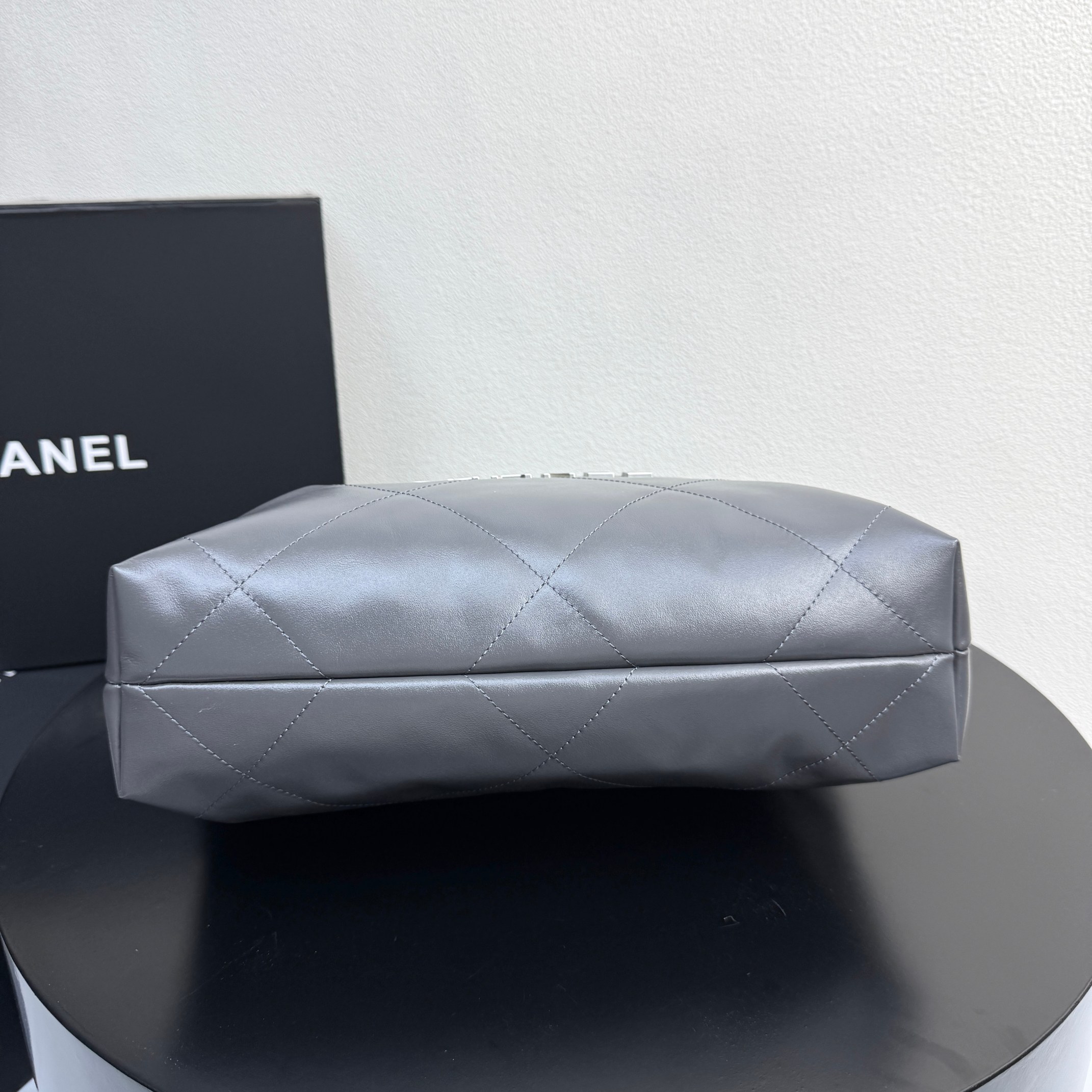 22 Bag Quilted Shiny Calfskin in Dark Grey (Silver Hardware) - Mocuir