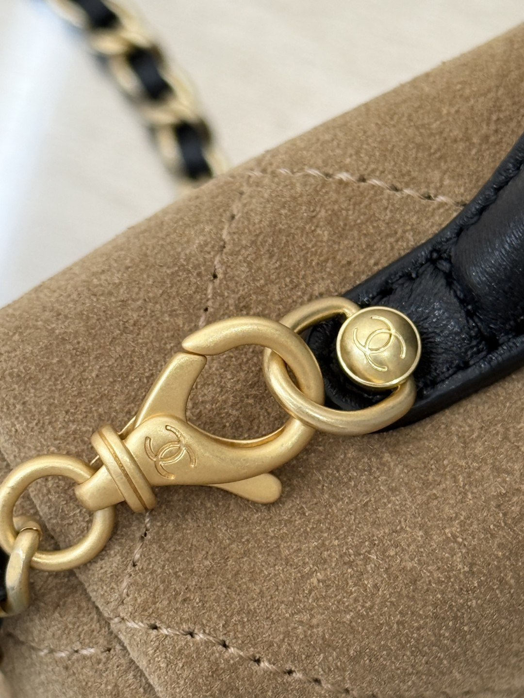 Small Vanity Case in Suede & Lambskin - Mocuir