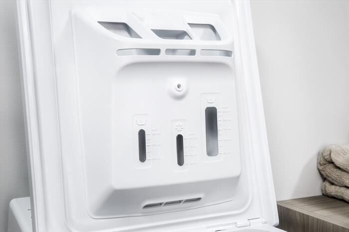 HOTPOINT ARISTON - Lavatrice WMTG 626BS IT 6 Kg Classe A