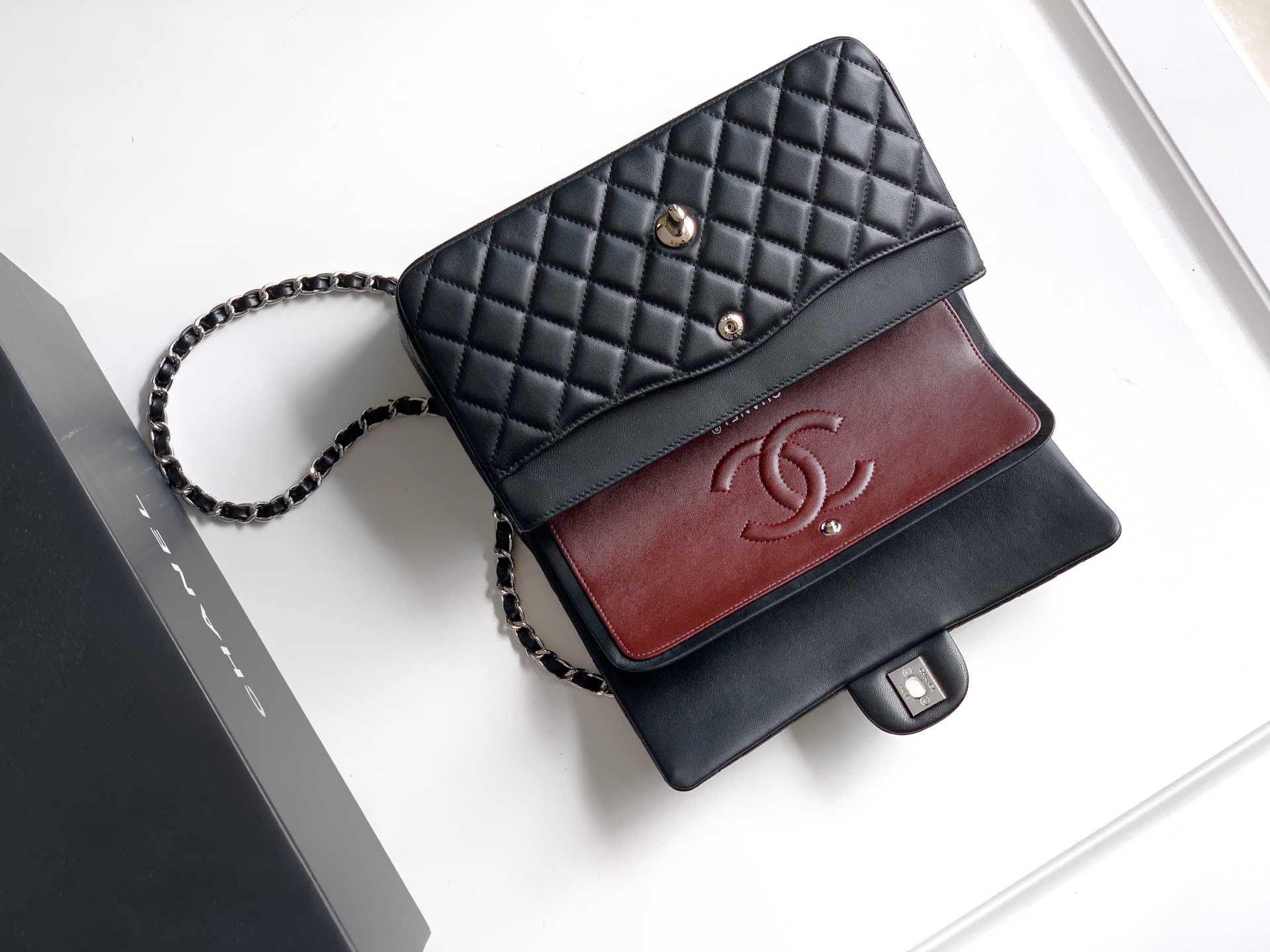 Classic Flap Bag（Black/Silver logo） - Mocuir