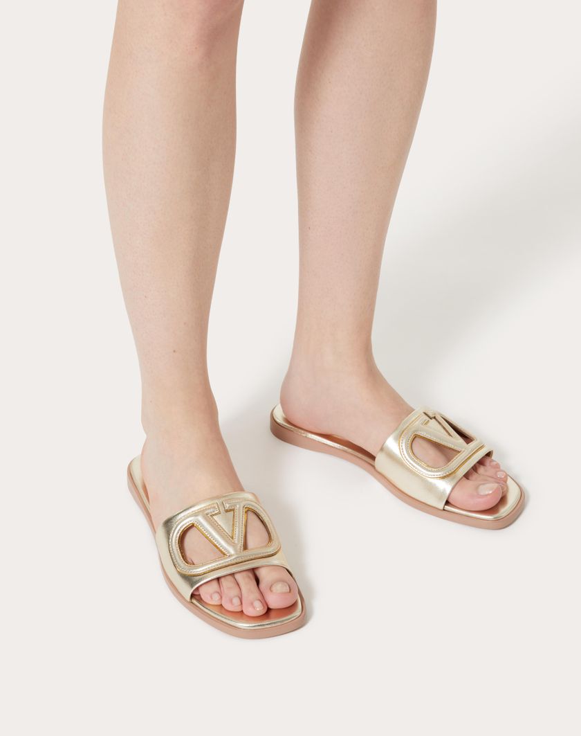VLOGO CUT-OUT LAMINATED NAPPA LEATHER SLIDE SANDAL