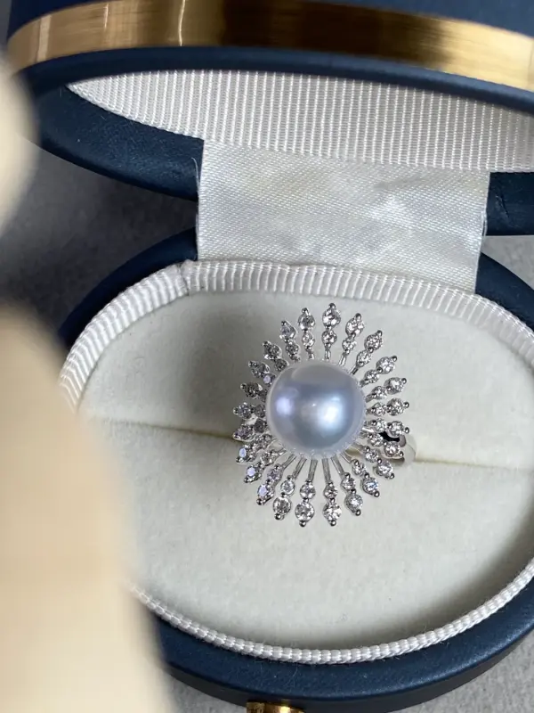 18k Gold Australian White Pearl Ring 10mm