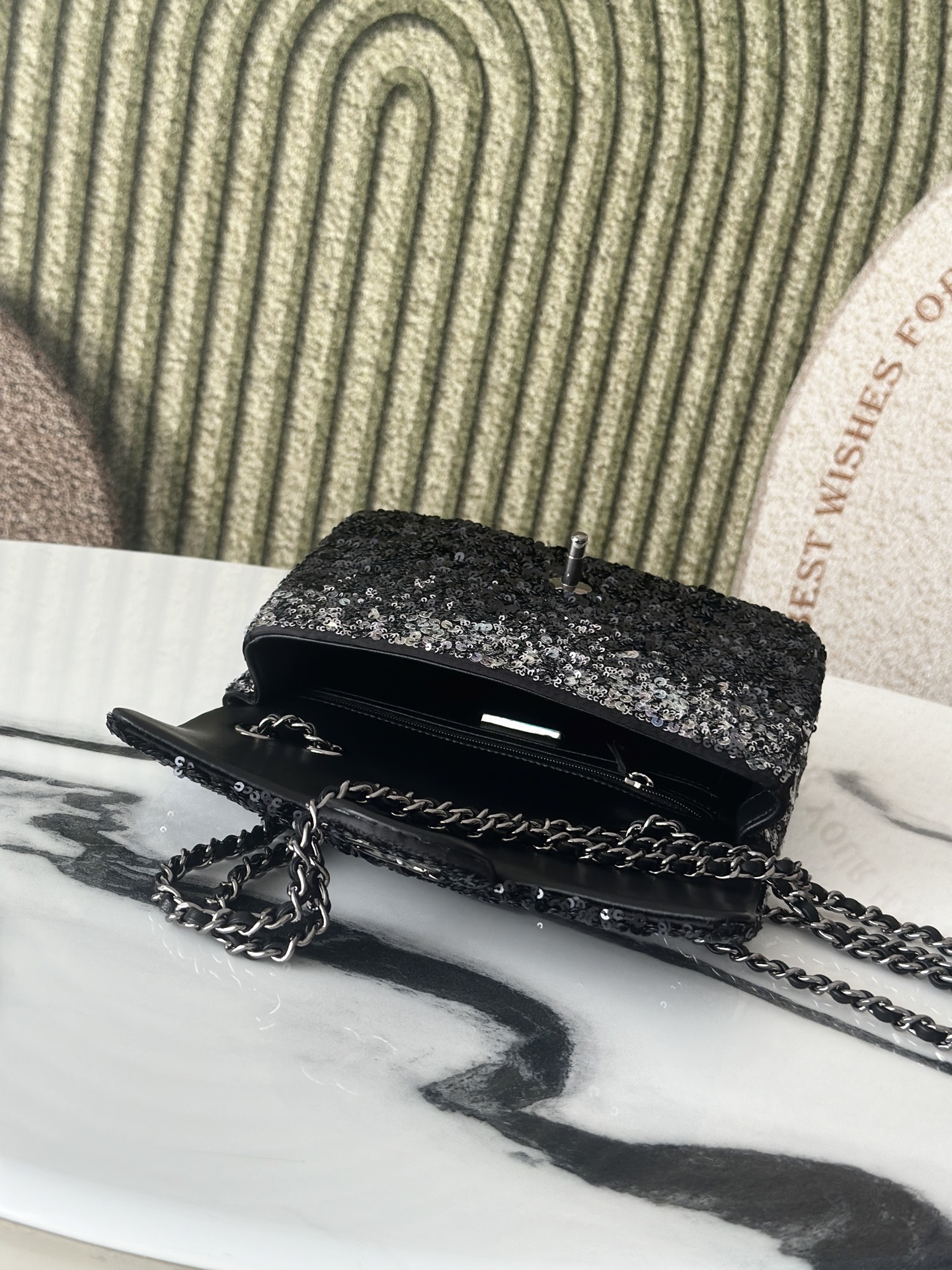 25C Iridescent Sequin Classic Flap - Mocuir