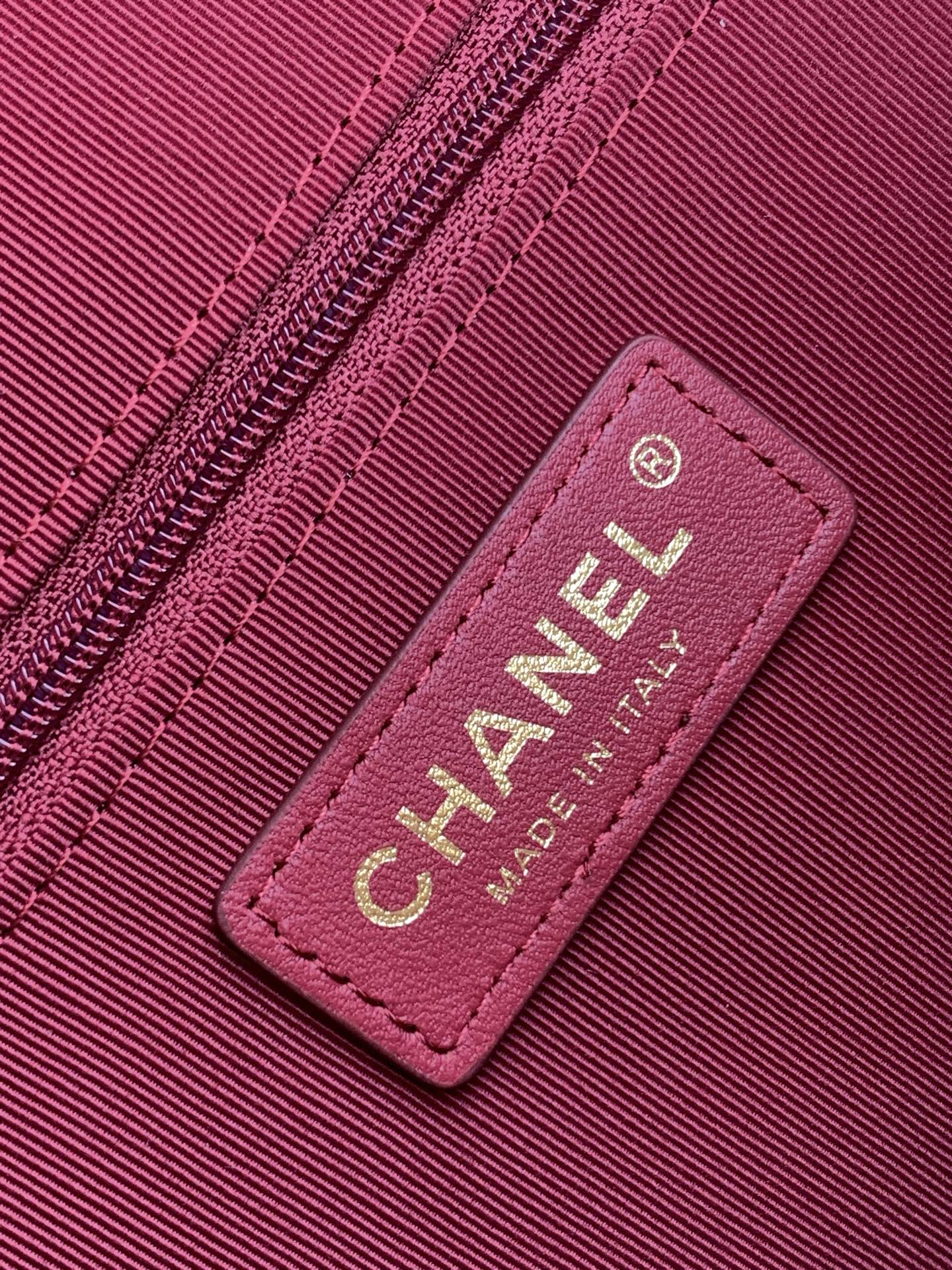 Large Hobo Travel Bag in Black Quilted Calfskin with Light Gold-Tone Hardware - Mocuir