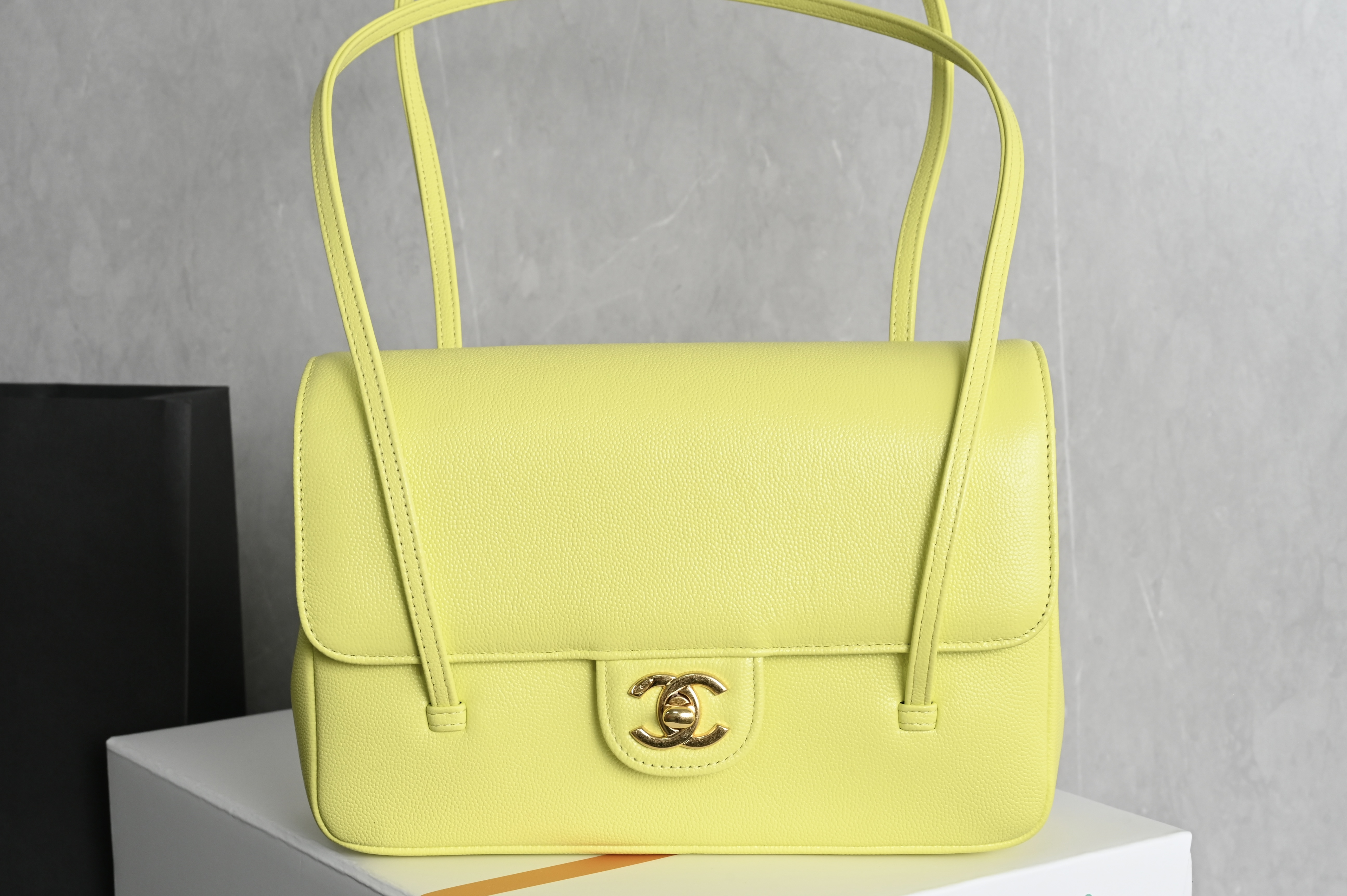 26P Preppy Coco Large Flap Bag in Lemon Yellow Grained Shiny Calfskin with Gold-Tone Hardware - Mocuir