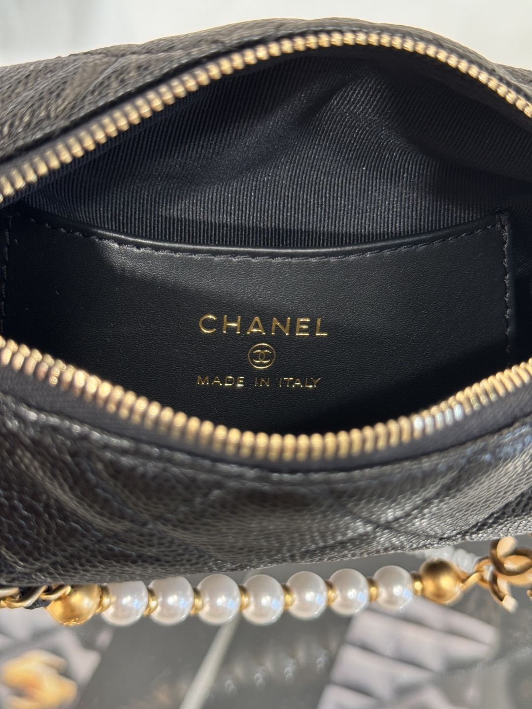 24C Pearl Chain Hobo Bag（Black） - Mocuir