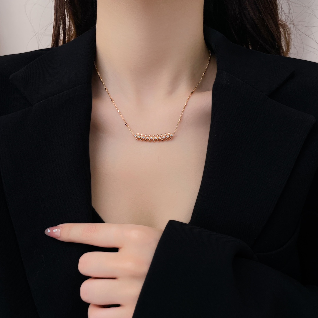 Smile Diamond Rivet Necklace