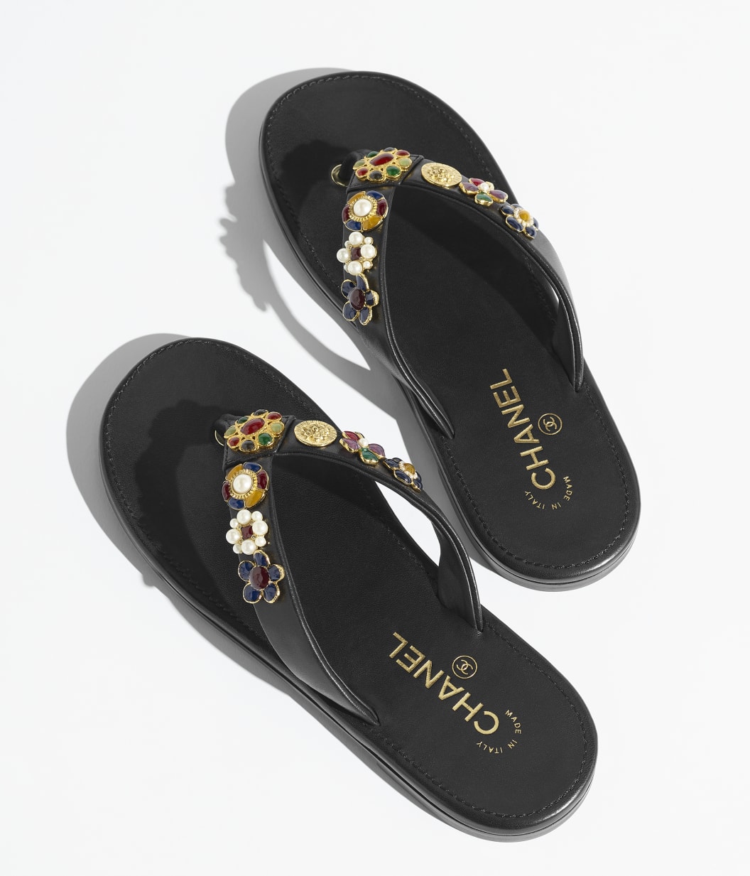 Spring-Summer 2025 Pre-collection Thongs