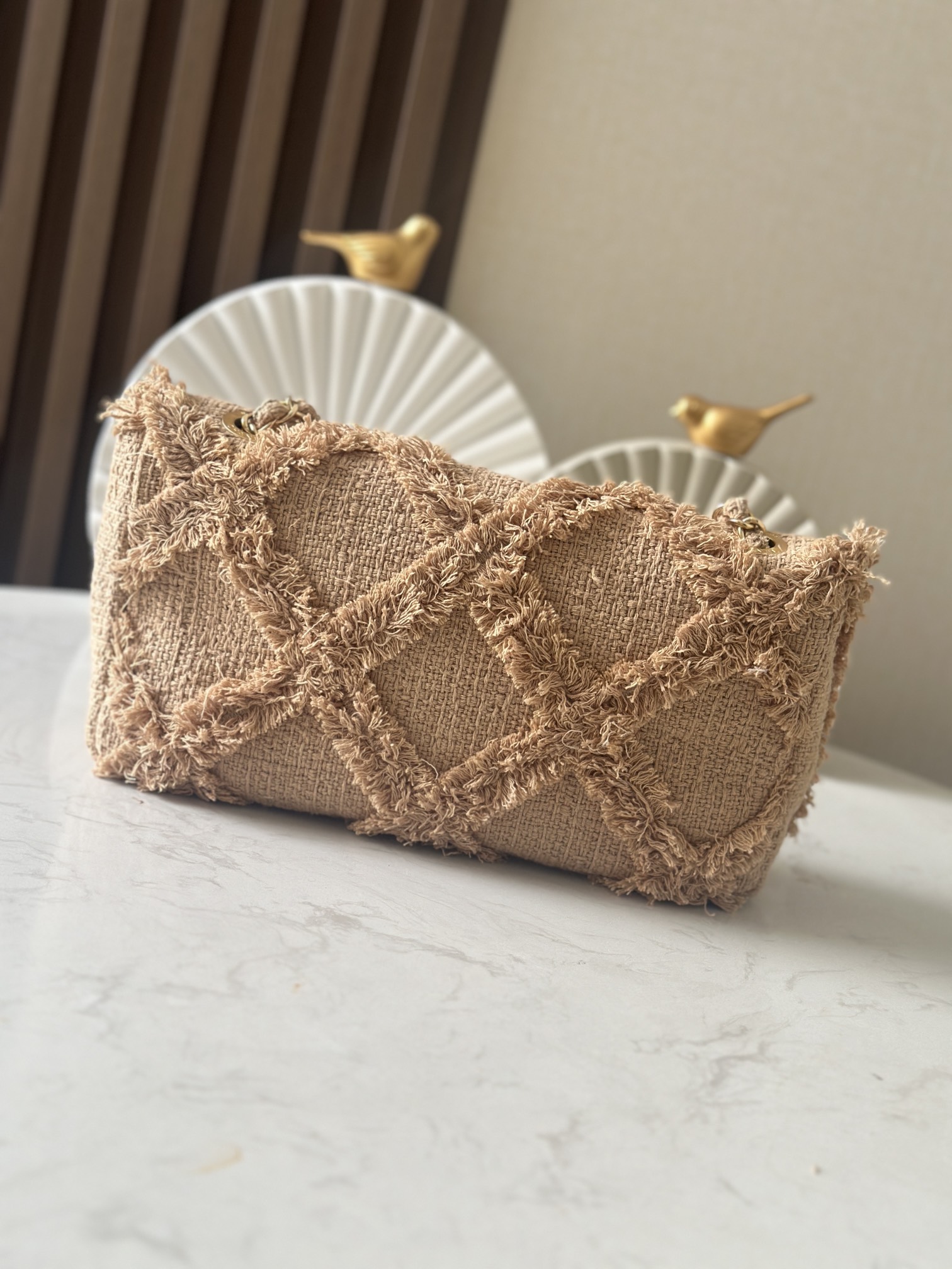 2010SS Coco Farm Linen Frayed Quilted Flap Shoulder Bag with Gold Hardware - Mocuir