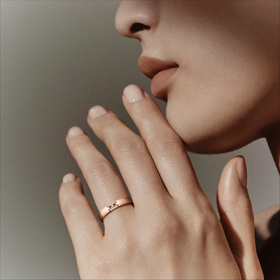 Ever Herakles wedding band