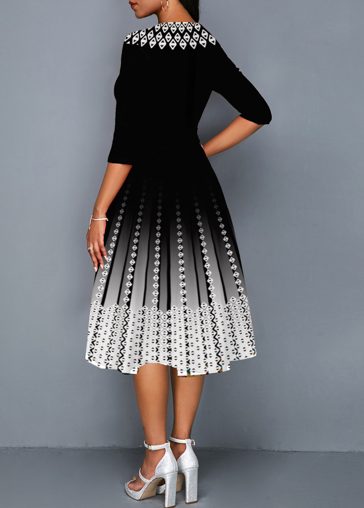 3/4 Sleeve Round Neck Black Ombre Dress