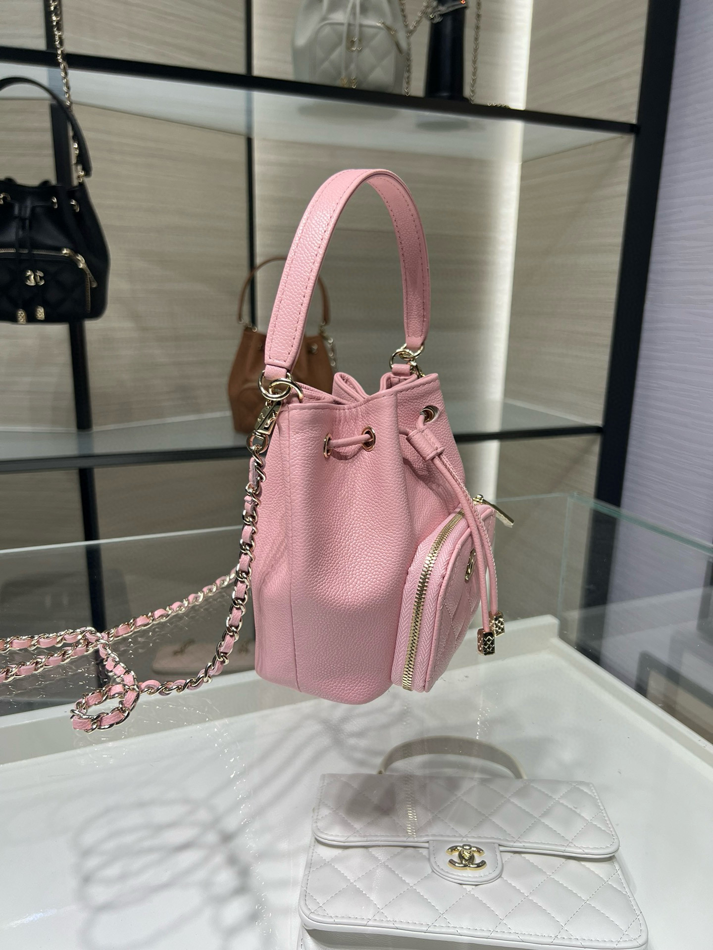 Small Drawstring Bucket Bag in Pink Quilted Grained Calfskin with Gold-Tone Metal (Model AP4775) - Mocuir
