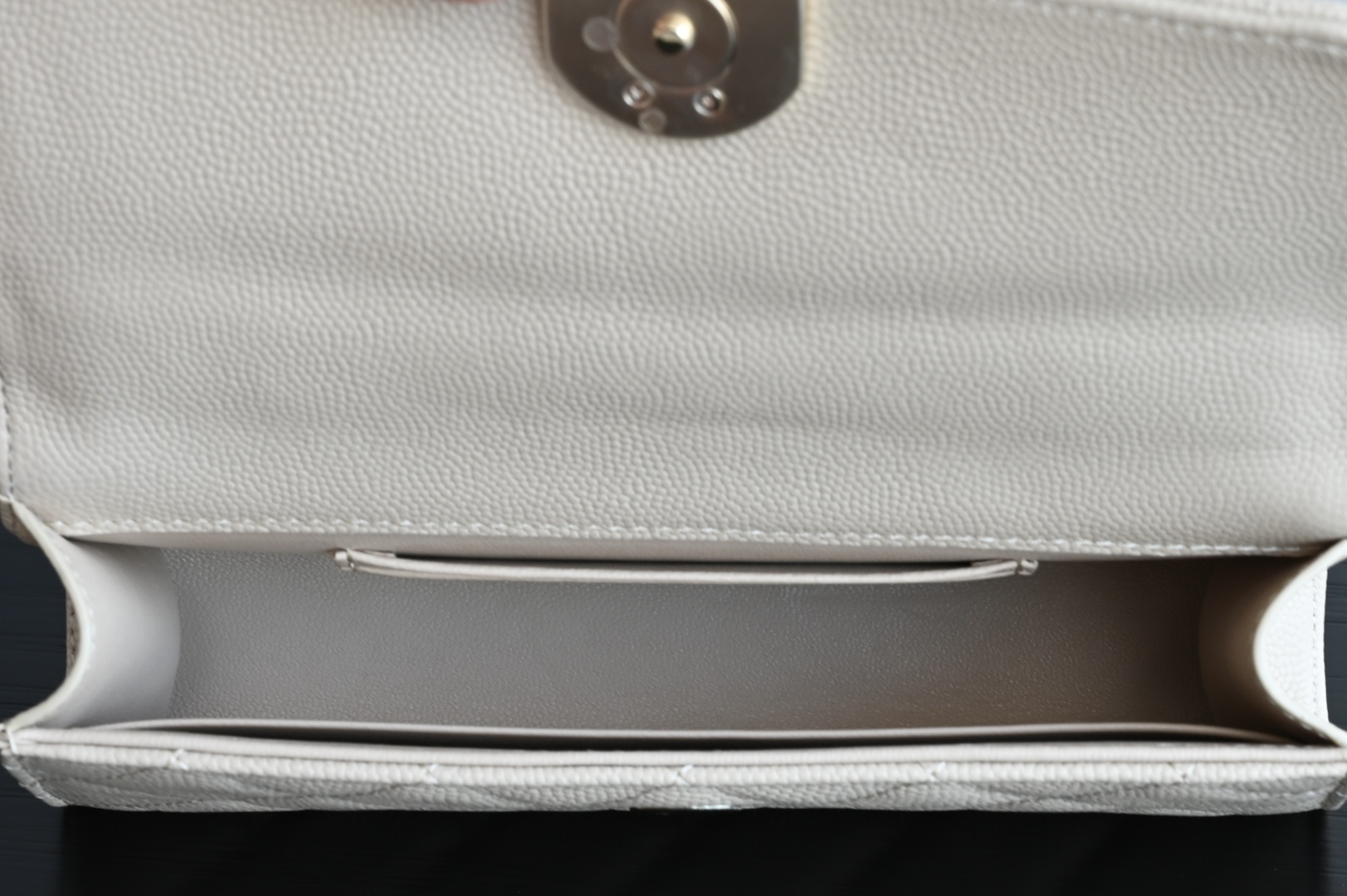 25S Top Handle Kelly Clutch with Chain in Beige Caviar Leather with Light Gold-Tone Hardware (Model AS4711) - Mocuir