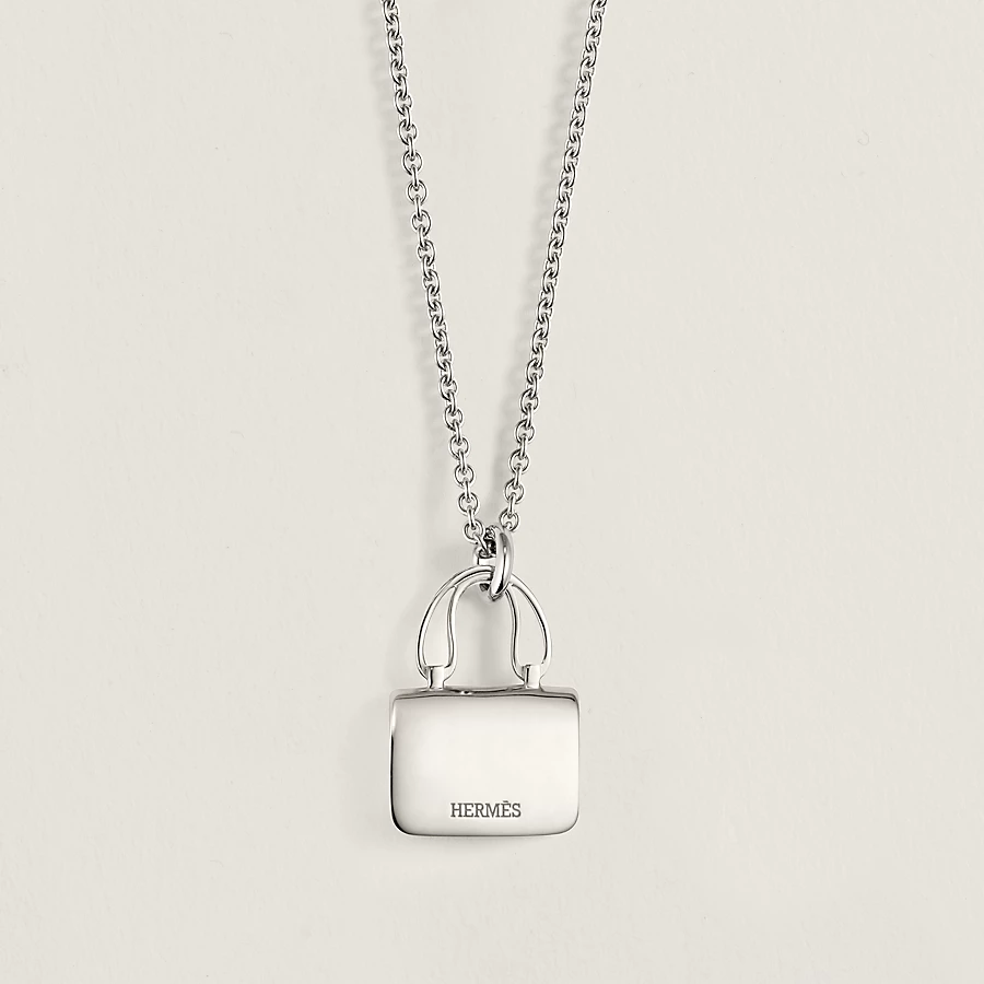 Amulettes Constance pendant