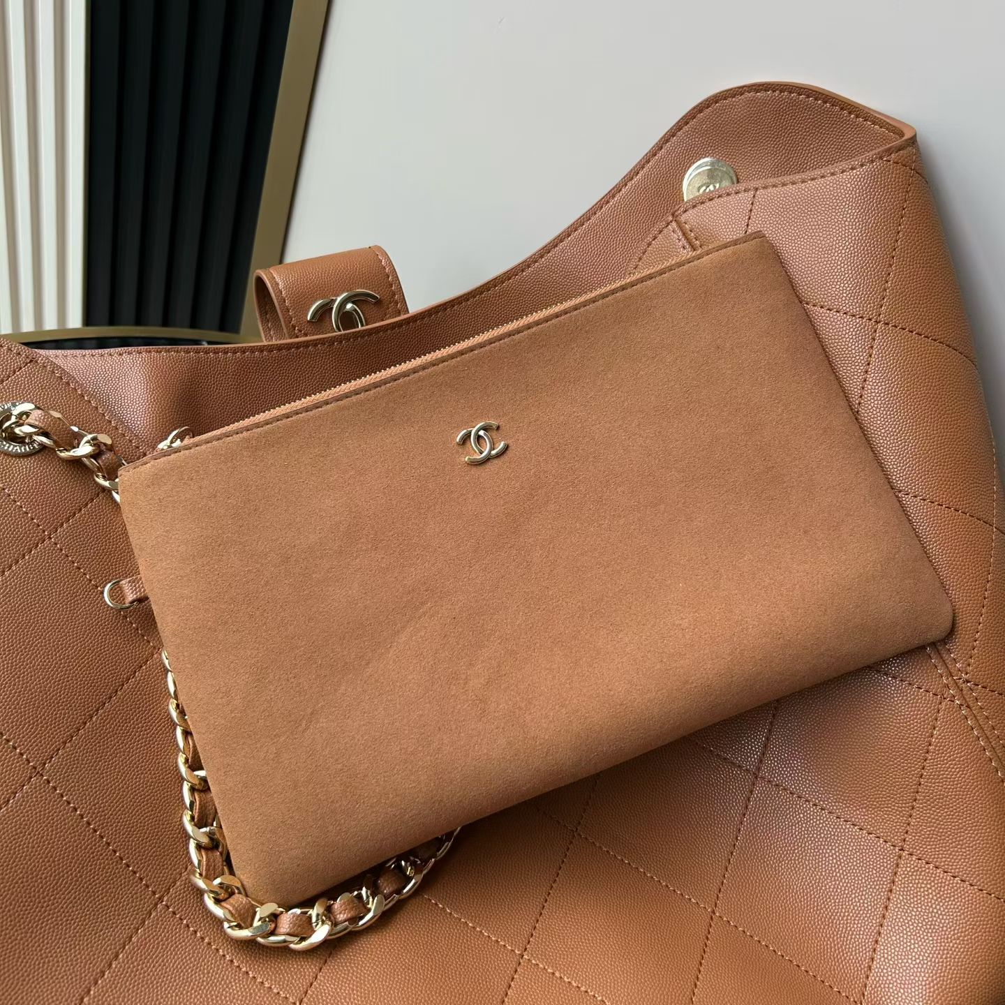 25K Caramel Quilted Caviar Leather Tote Handbag with Gold-Tone Hardware - Mocuir