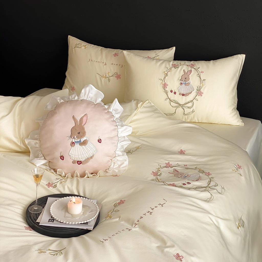 Cotton long-staple cotton four-piece cotton embroidered quilt cover bedding set of 4