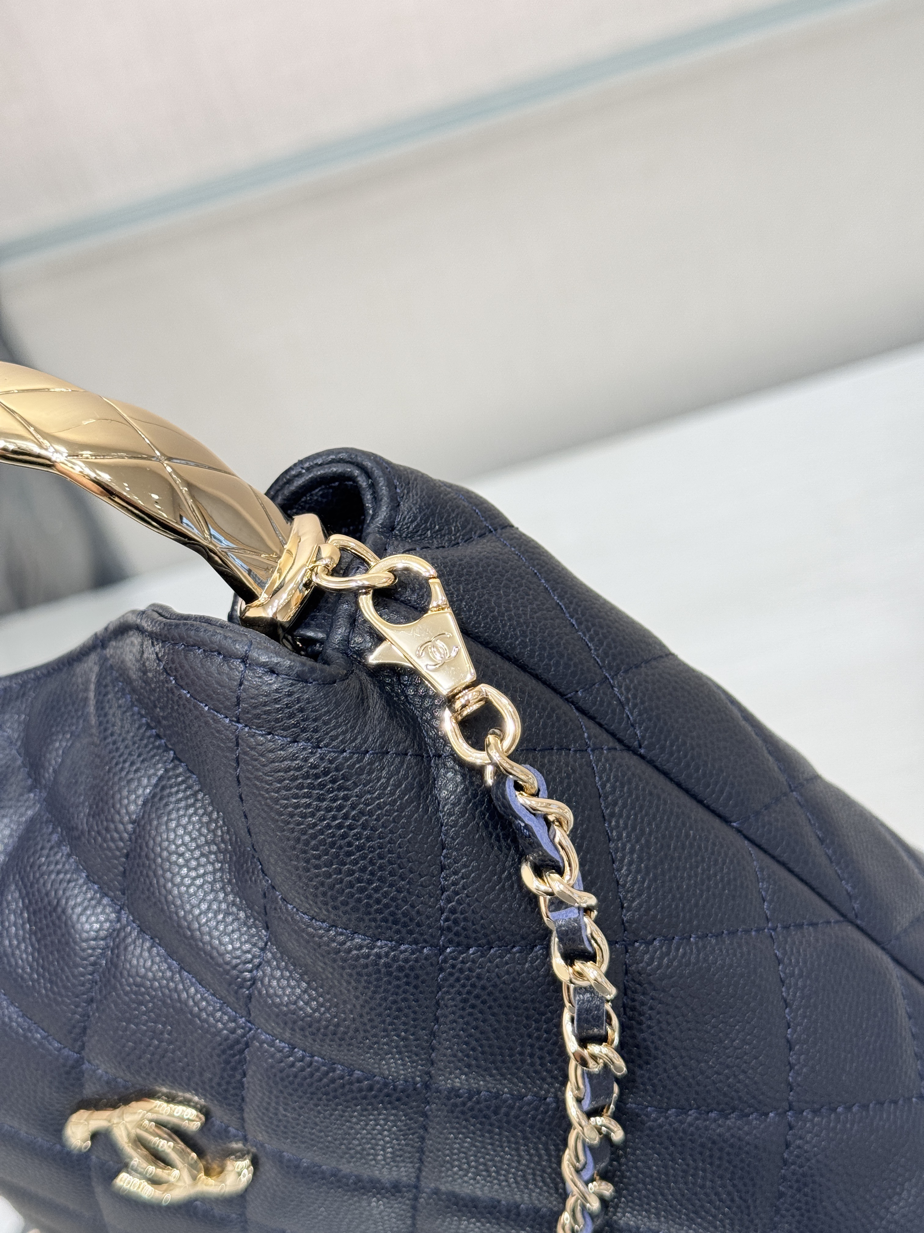 Metal Handle Bucket Bag（Royal Blue） - Mocuir