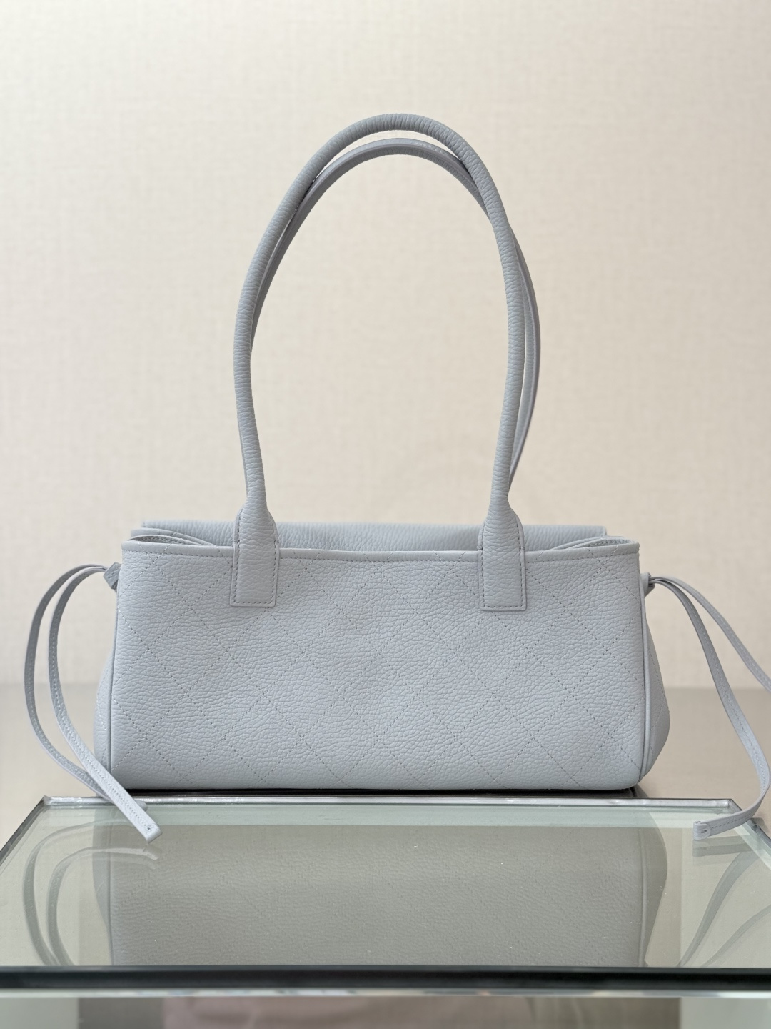 26P Cruise Preppy Coco Bowling Bag in Light Grey Caviar Leather with Gold-Tone Hardware - Mocuir