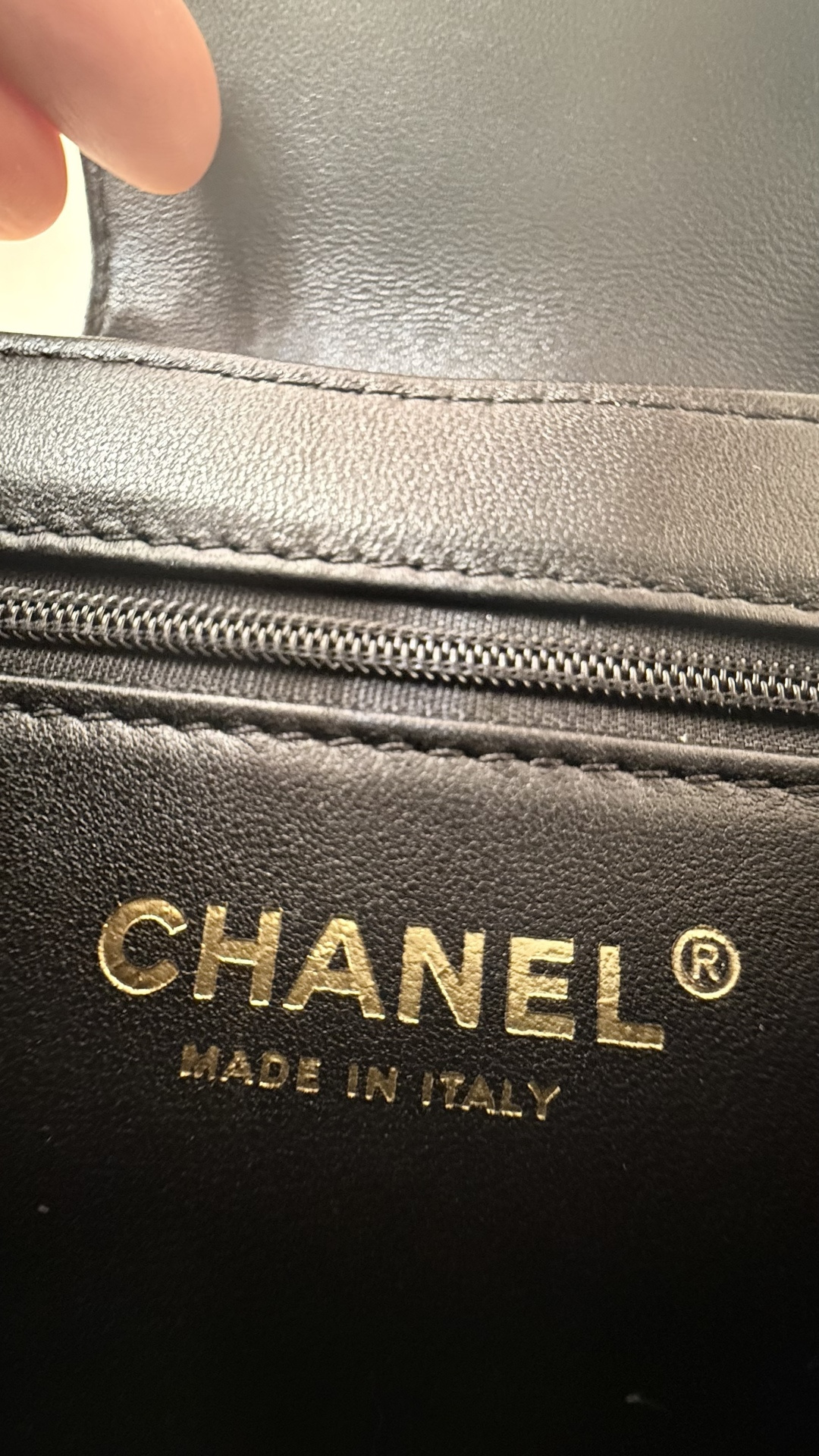 26K Kelly Mini Chevron-Quilted Lambskin Handle Bag with Gold-Tone Hardware - Mocuir