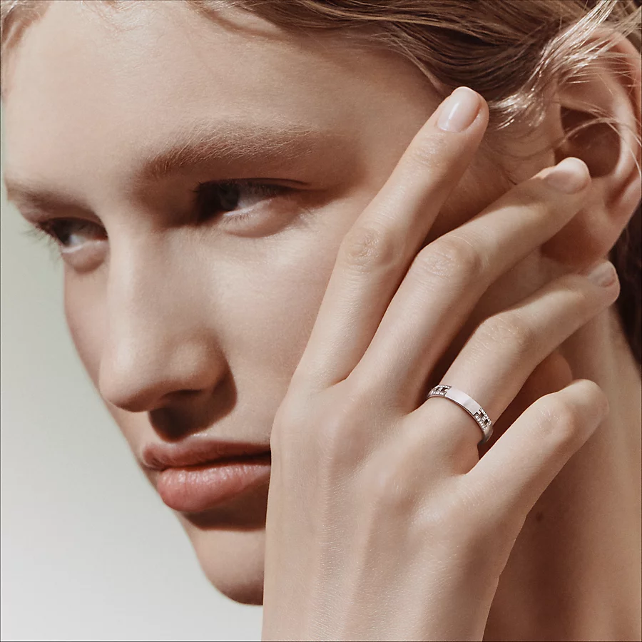 Ever Herakles wedding band