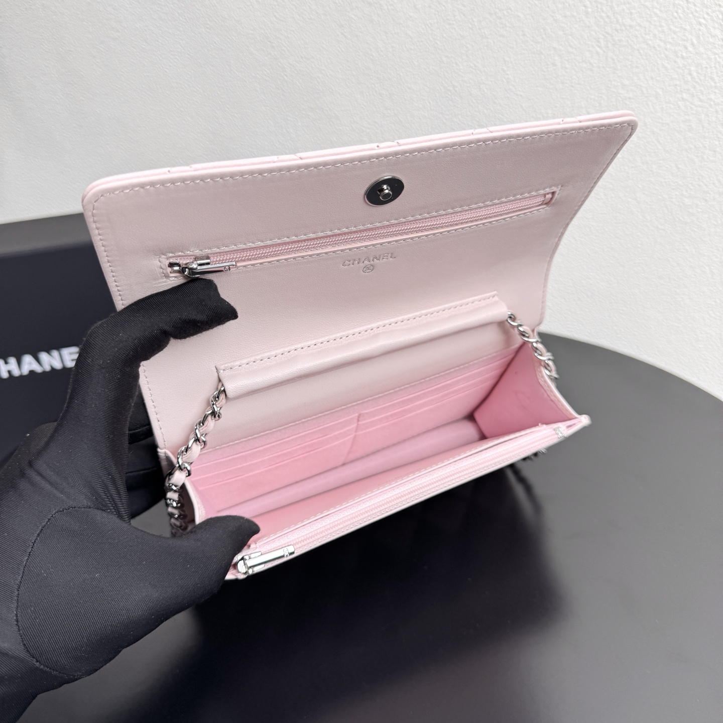 Classic Wallet on Chain（Light Pink） - Mocuir