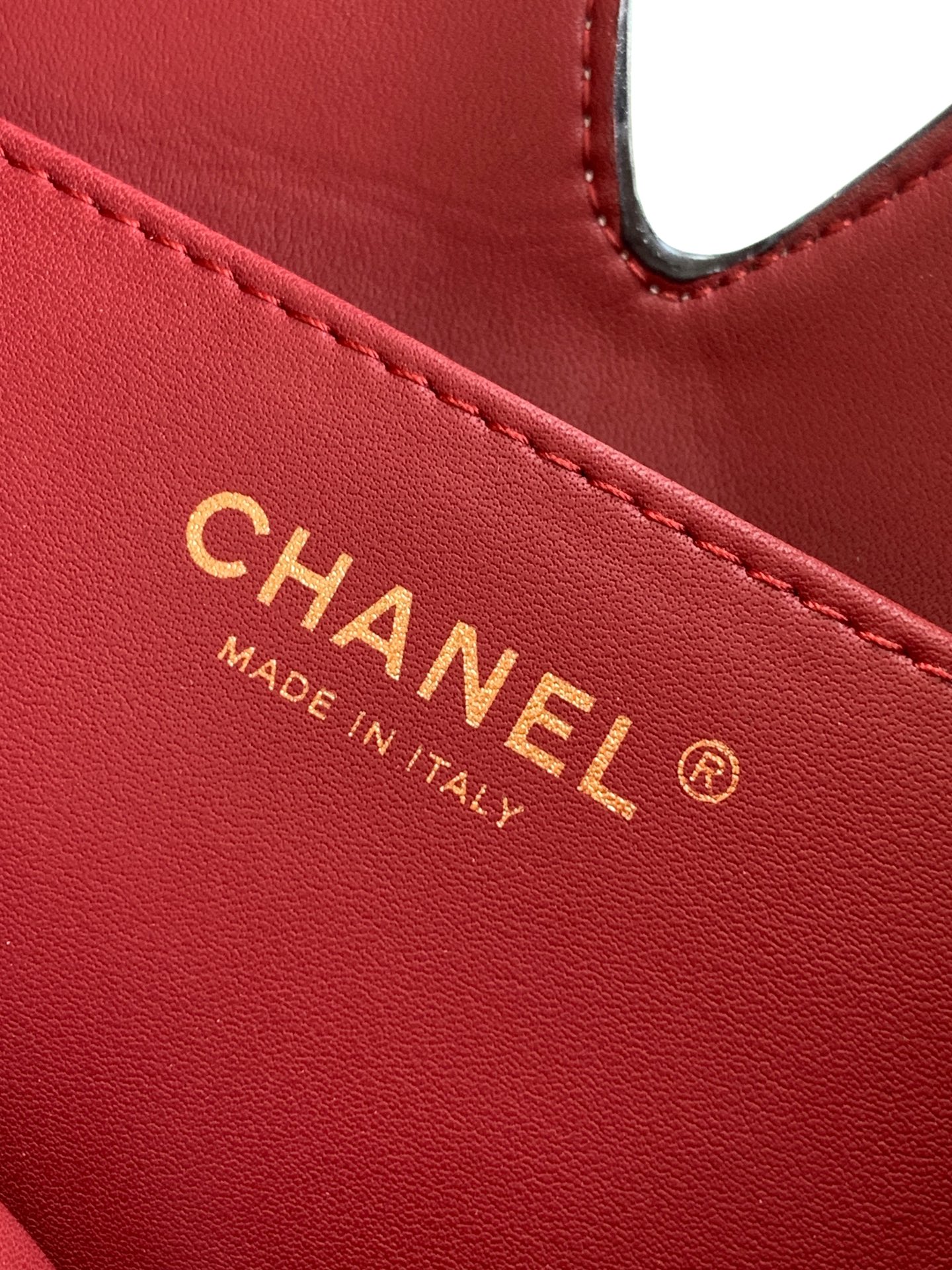 2026 Fall-Winter Runway Hobo Bag in Black & White Dalmatian Print Pony Hair with Gold-Tone Hardware & Empire State Building Tassel Charm - Mocuir