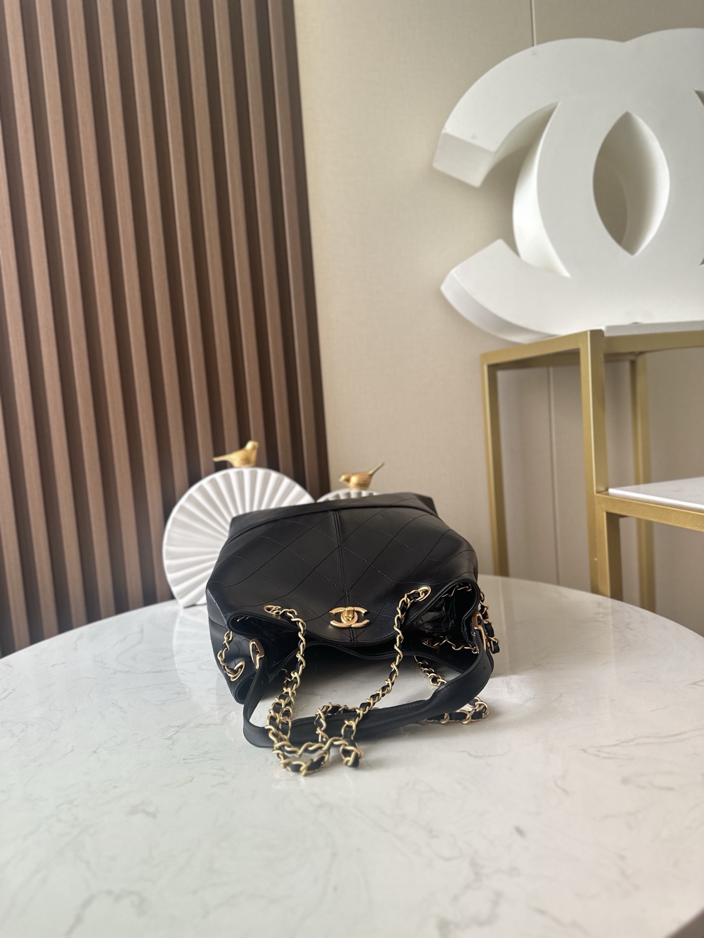 Black Calfskin Quilted 25A Hobo Bucket Bag with Gold Hardware - Mocuir