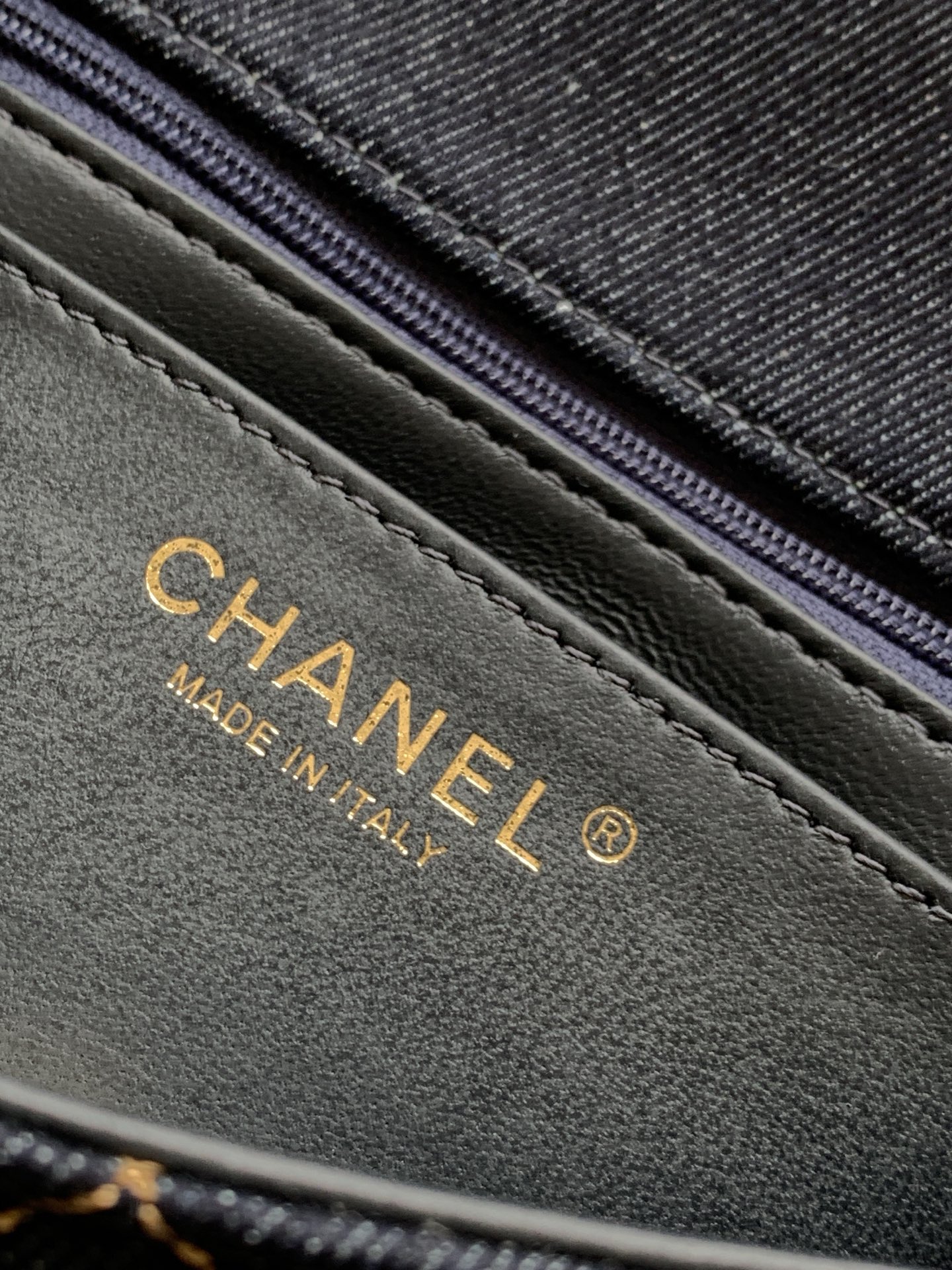 Classic Flap (CF) Large Mini in Dark Blue Denim with Gold Hardware (Model A01112, 25C26P Pre-Collection) - Mocuir